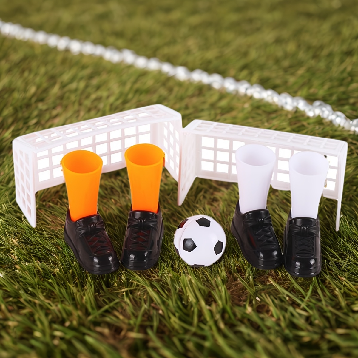 Children's Desktop Finger Soccer Fingertip Soccer Set Sports Competition Parent-child Interactive Board Game 1 Set, Random Color