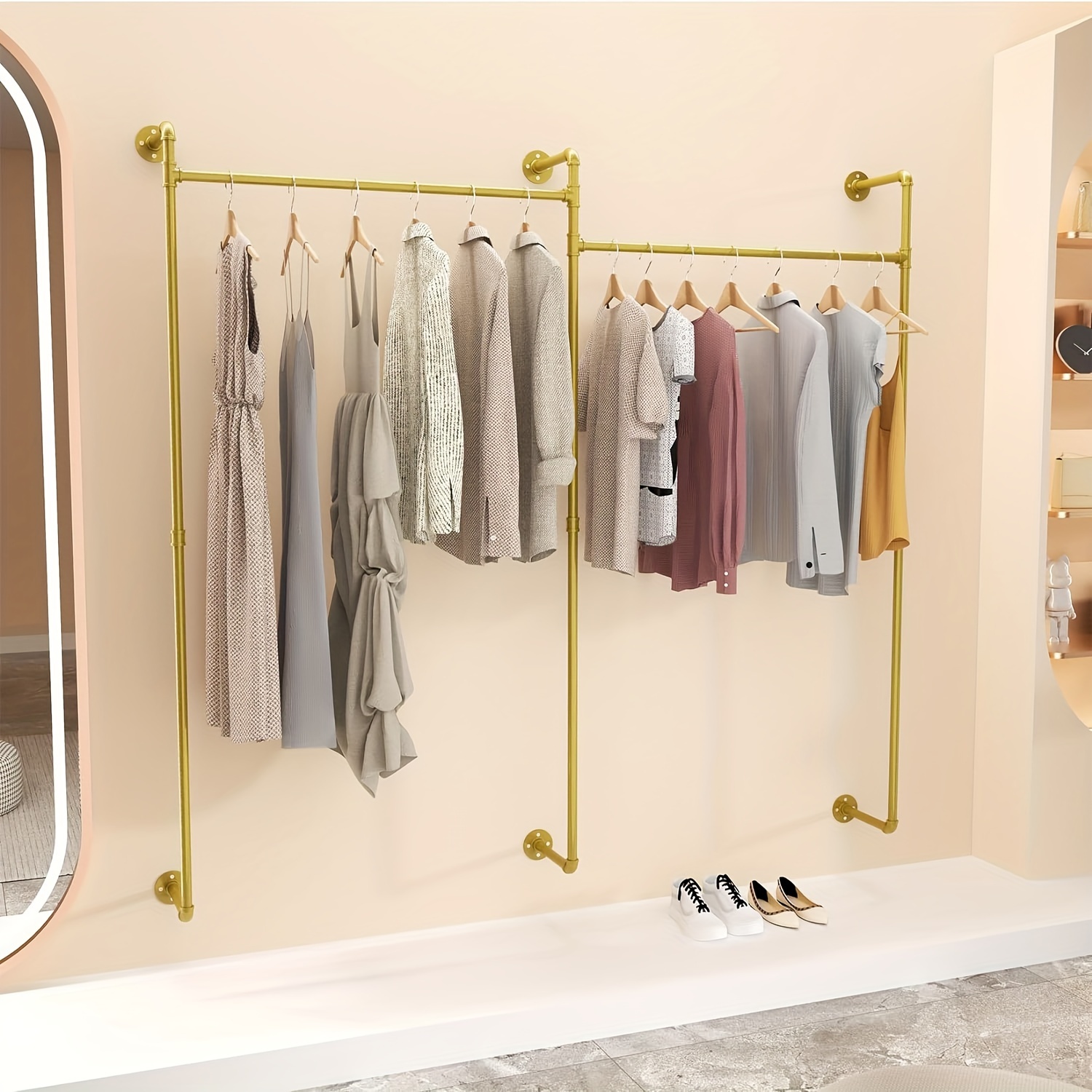 de ropa de tubería industrial: Perchero de ropa de pared para colgar ropa  de servicio para vestidor en Tienda Negro, Dorado