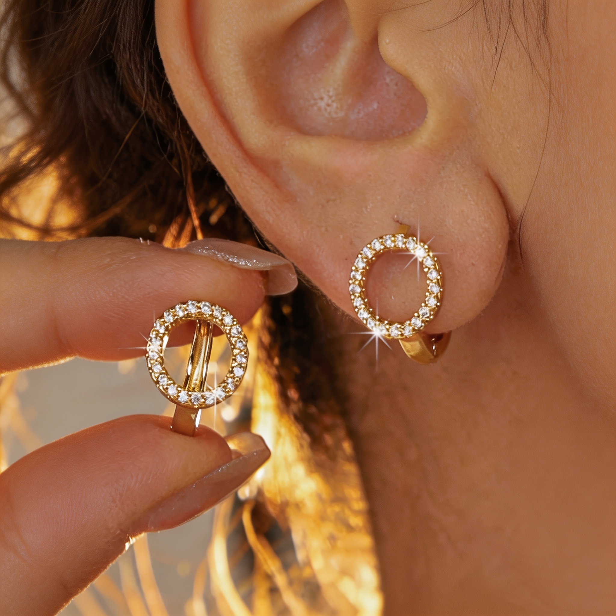 TEMU Ein Paar exquisite durchbrochene Creolen für Damen mit eingelegten synthetischen Zirkonia-Steinen, ein vielseitiges Accessoire für