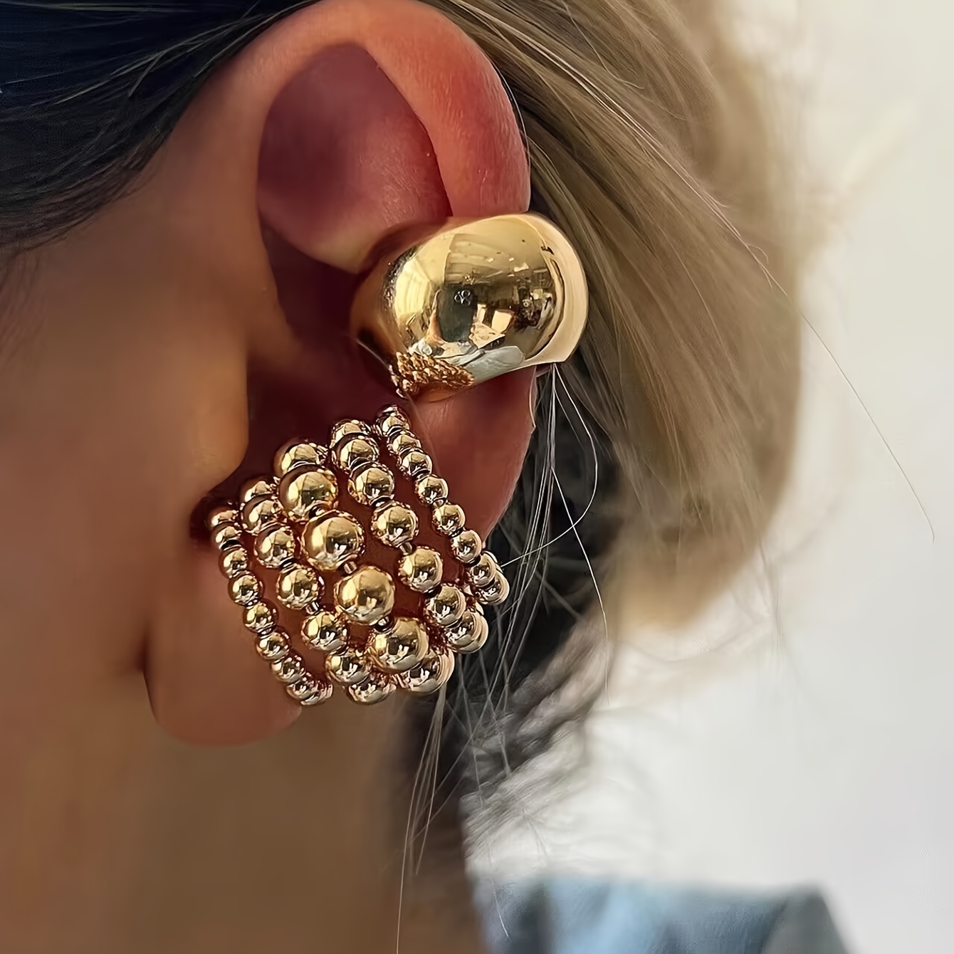E-shop 2 Stück Vintage Mode Elegante Minimalistische Kupfermaterial Glatte Oberfläche C-förmige Halbkreis Mehrschichtige Perlen Ohrklemmen Ohrring Set,
