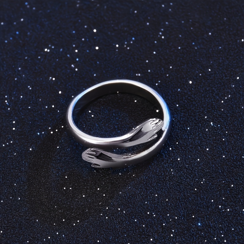 Stylish Ring Bracelet: Perfect Accessory for Your Fingers