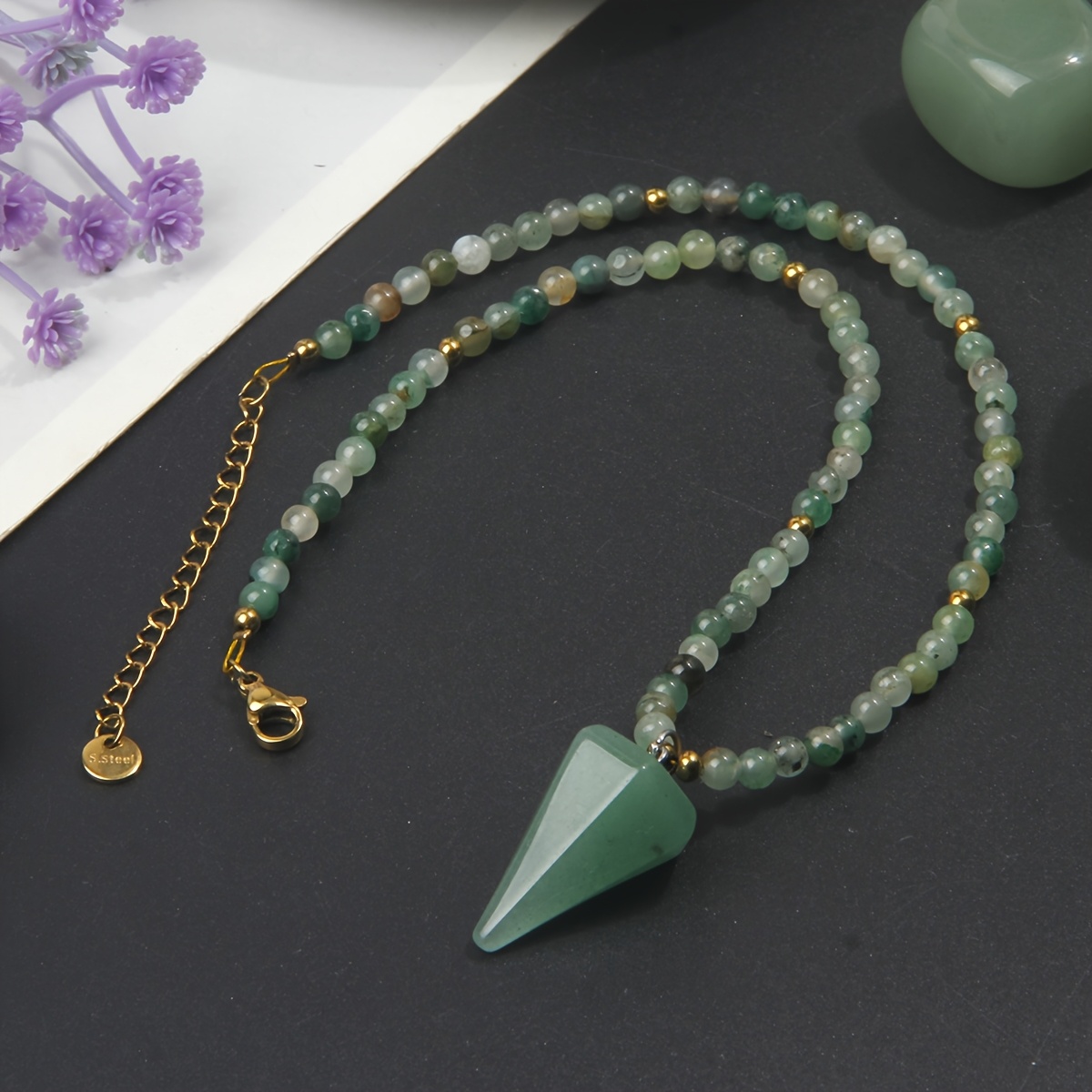 Natural Stone Green Dongling Necklace with Vintage Cone-Shaped Pendant