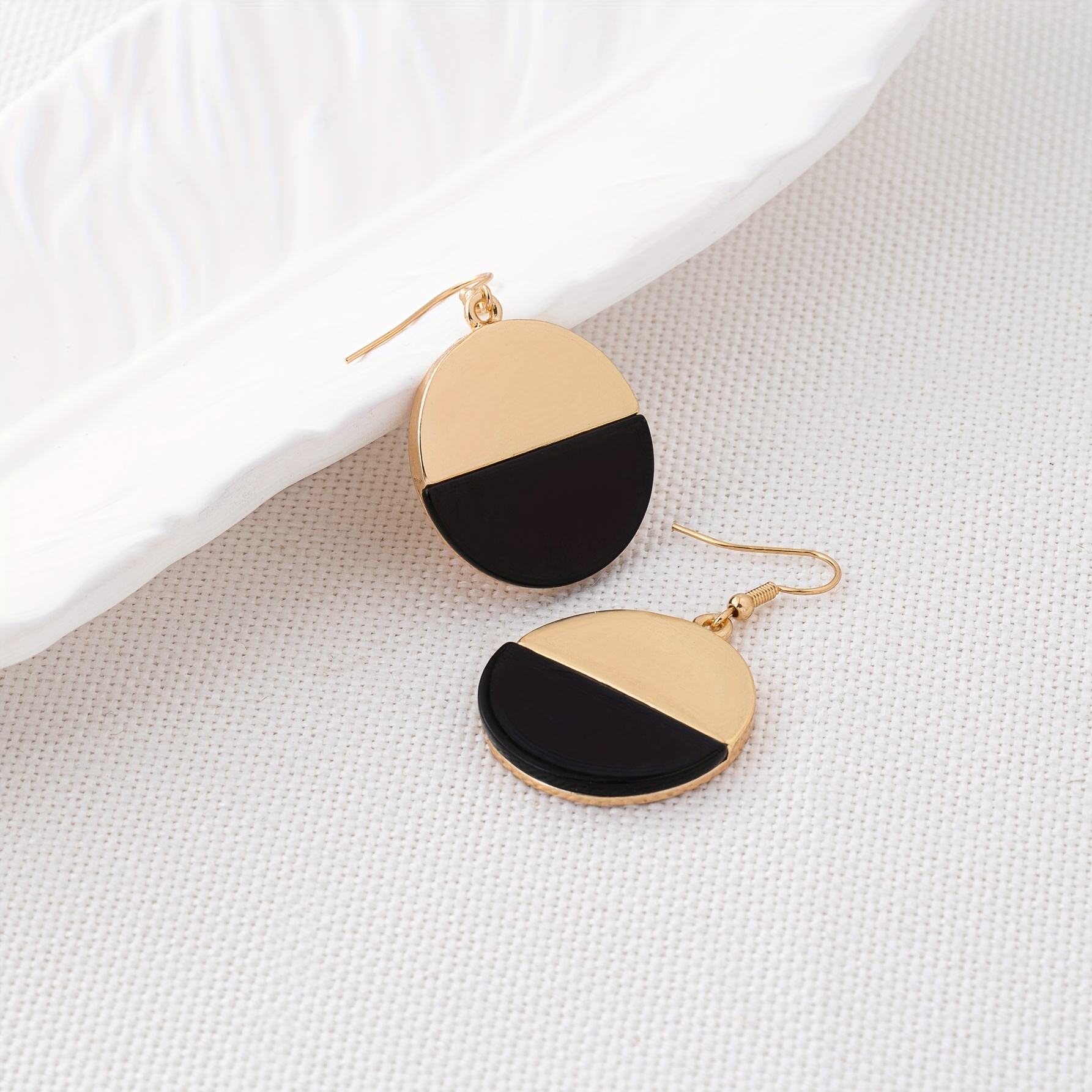 Stylish Minimalist Round Two-Tone Design Earrings