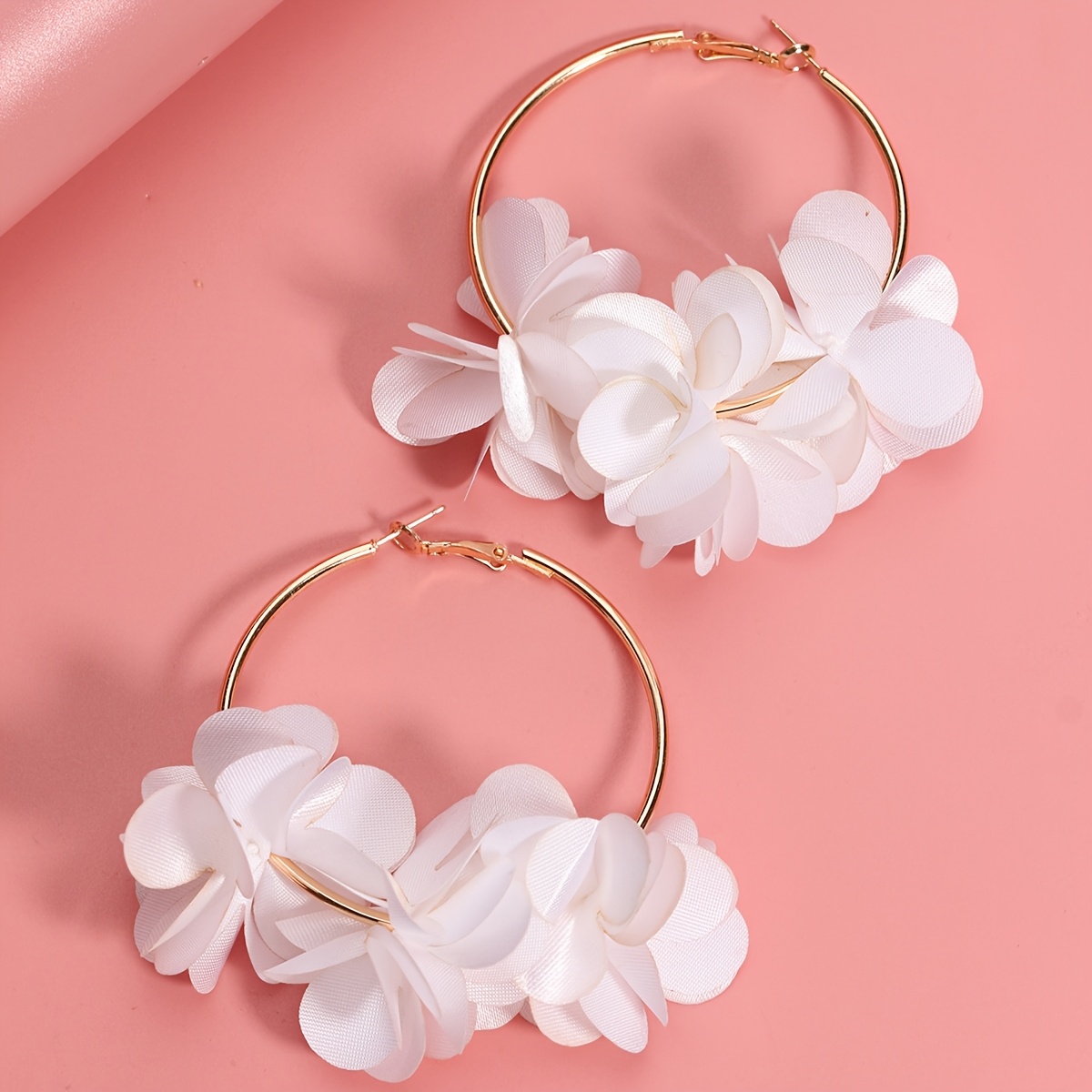 Image of A Pair Of Elegant And Fashionable Bohemian Style Cloth Flower Hoop Earrings For Women's Holiday, Birthday, Dating, Prom, Banquet, Wedding Party, Vacation, Shopping, Business, Daily Additions