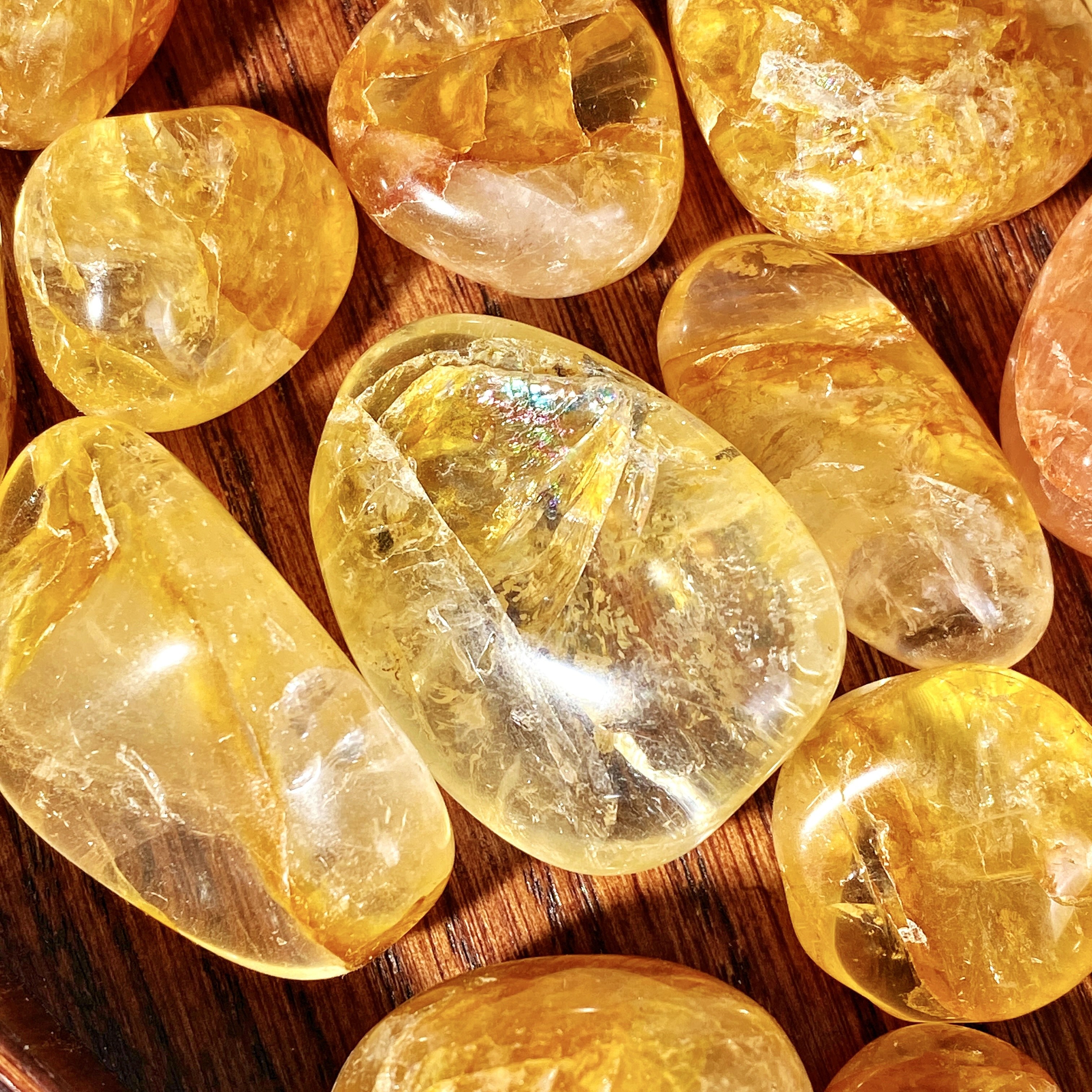 

5pcs 10-30mm High Quality Golden Natural Tumbled Crystal Stones, Birthday Gift, Women Gift, Scene Decoration, Desktop Decoration, Crystal Ornaments, Table Decoration.