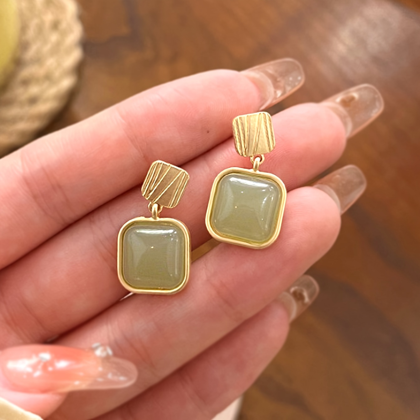 

1 Pair, Vintage & Simply Style, Light Green Square Earrings, Delicate Temperament Accessory For Daily Wear & Party, Perfect Gift