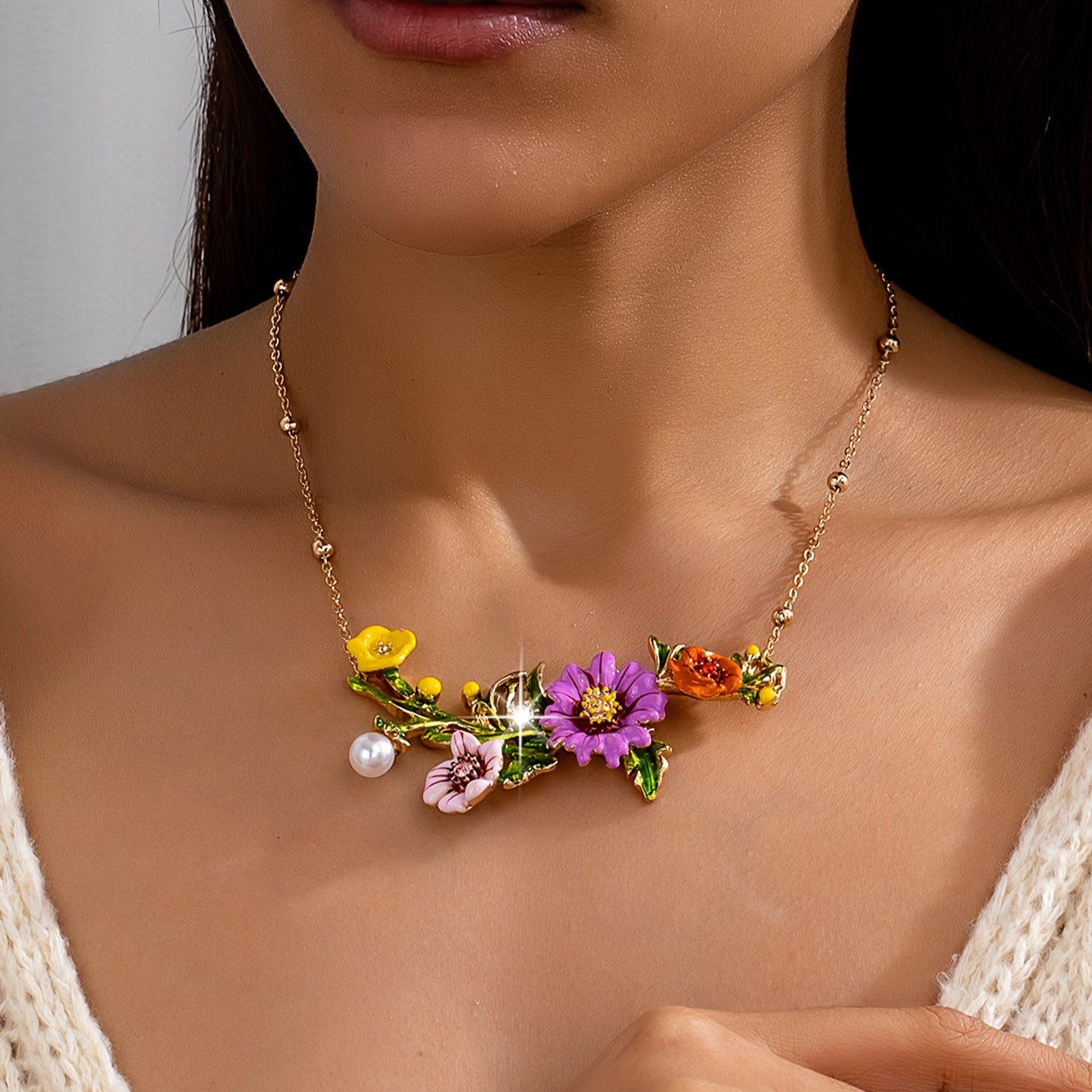 A Pastoral Elegant And Sweet Enamel Floral Necklace For Women, Suitable As An Accessory For Holidays, Birthdays, Dates, Balls, Banquets, Parties, Vacations, Shopping, And Daily Commutes