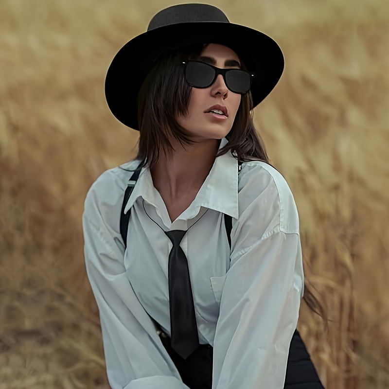 Prince Charles Showing His Style In Timeless Wayfarer Style Sunglasses - Blog Su