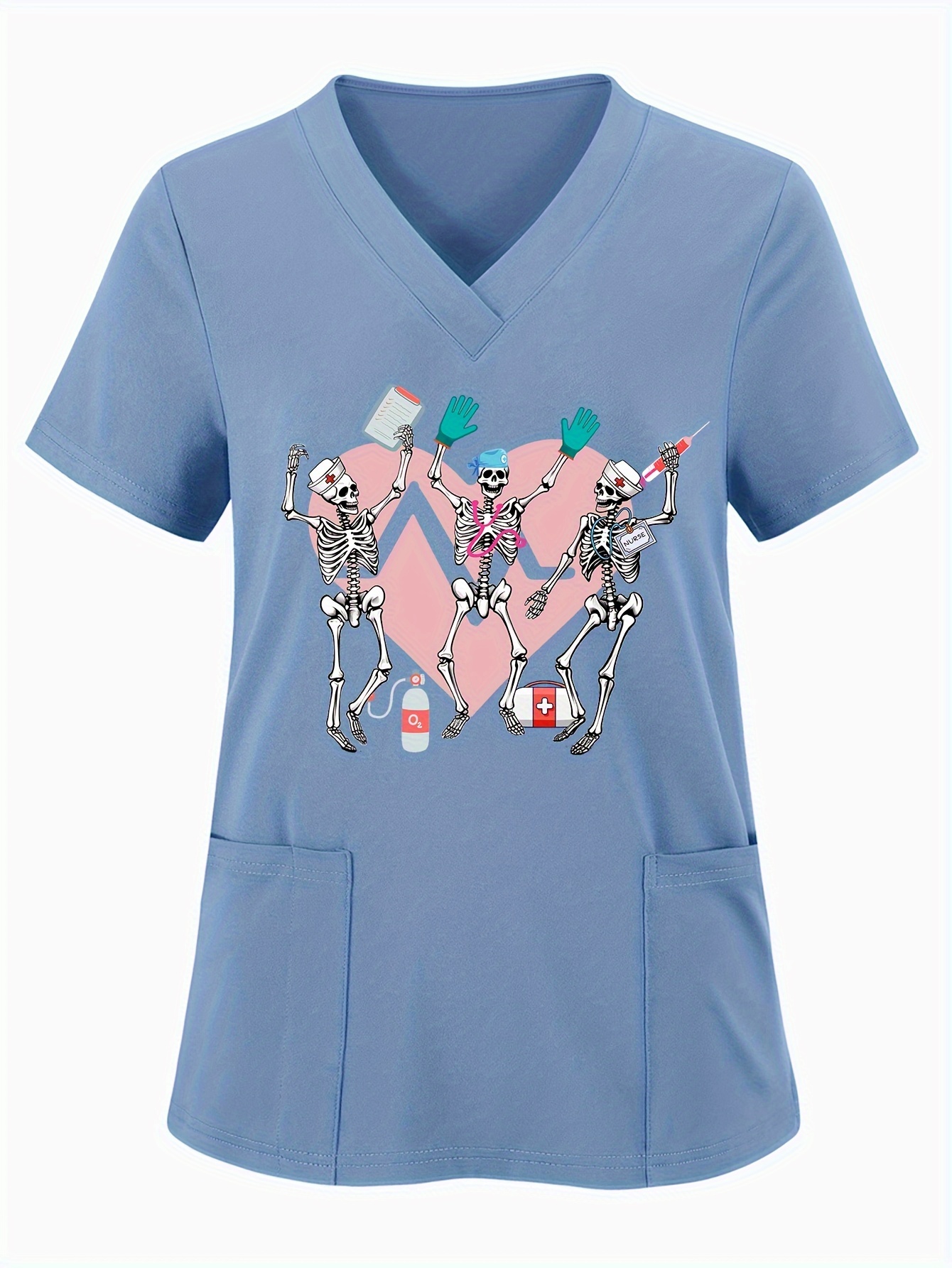 Kadınlar için Şık Kalp & İskelet Baskılı V-Yaka Scrub Üst - Yumuşak, Nefes Alabilen Polyester Karışımı, Yan Yırtmaçlar, Cepler ve Makinede Yıkanabilir Kolaylık - Halloween, Günlük Kıyafet ve Tıbbi Profesyoneller için Mükemmel