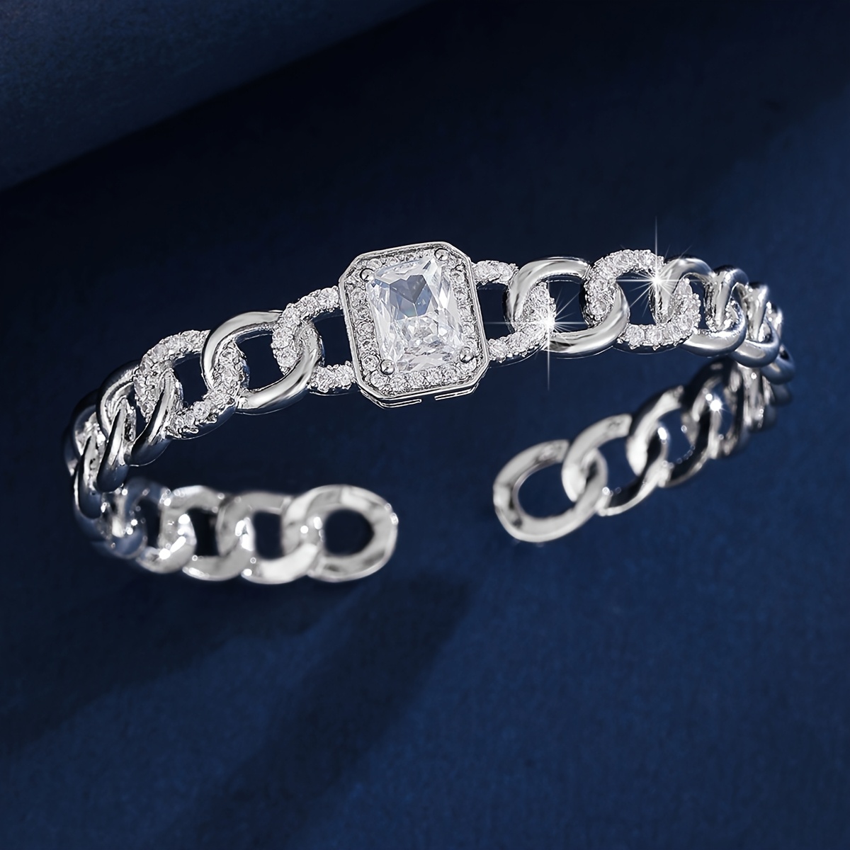 Unique Open Bangle with Stylish Geometric Design