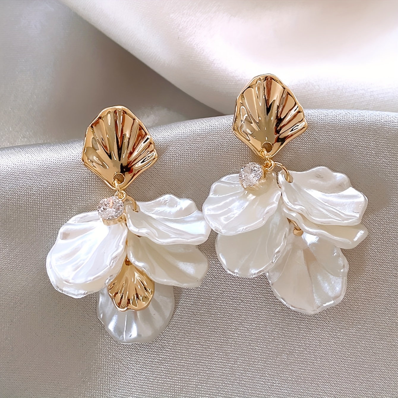 

White Flower Petals Dangle Earrings Boho Vacation Style Trendy Holiday Ear Ornaments Female Gift