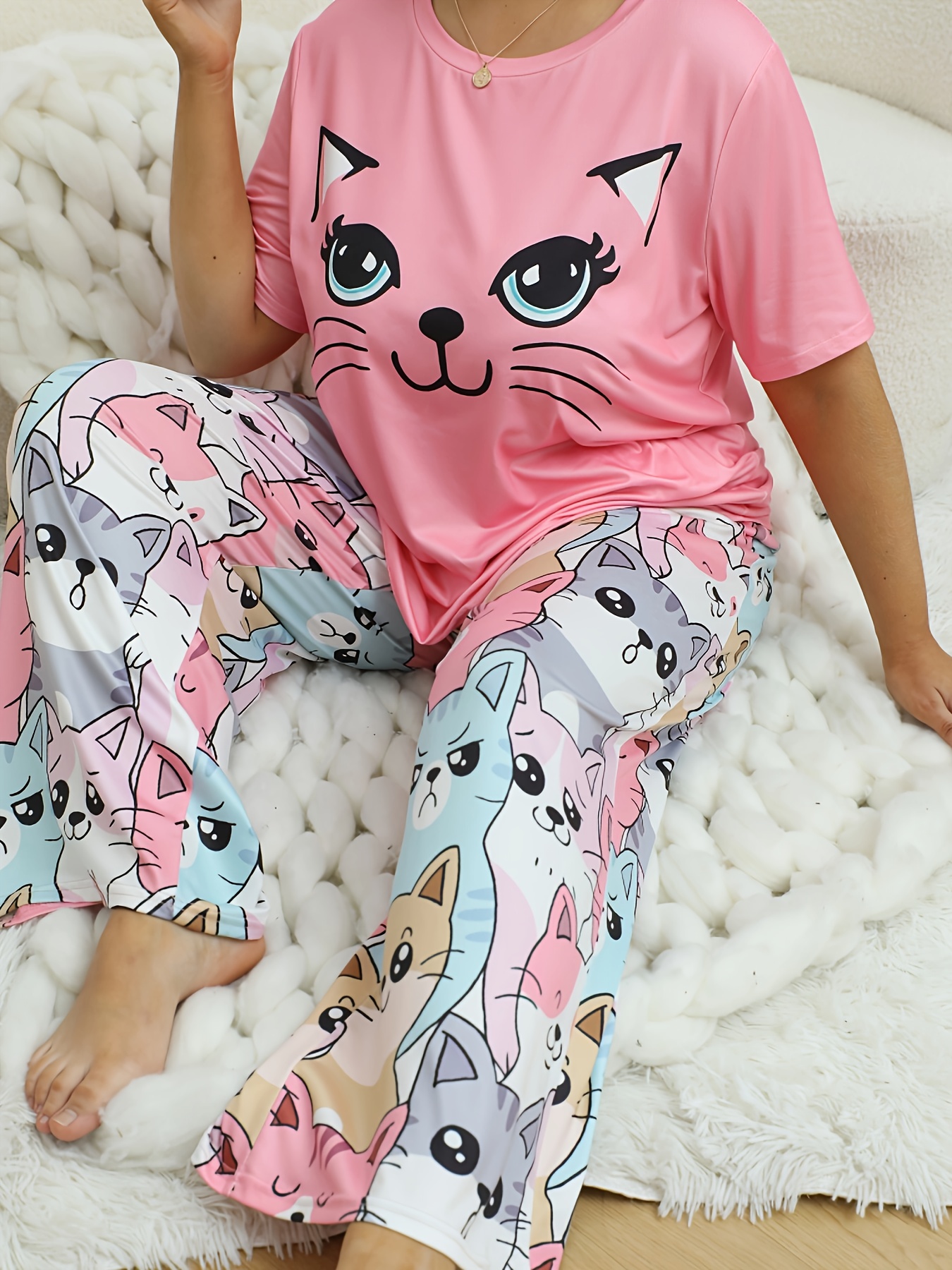 YIJIU Women's Cute Cat Print Pajama Set - Soft Capri Pants & Short Sleeve Top, Purple, Large