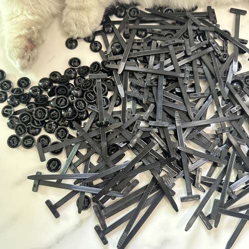 100-Pack Nylon T-Style Cable Tie Buckles - Universal Automotive Zip Clips - Black