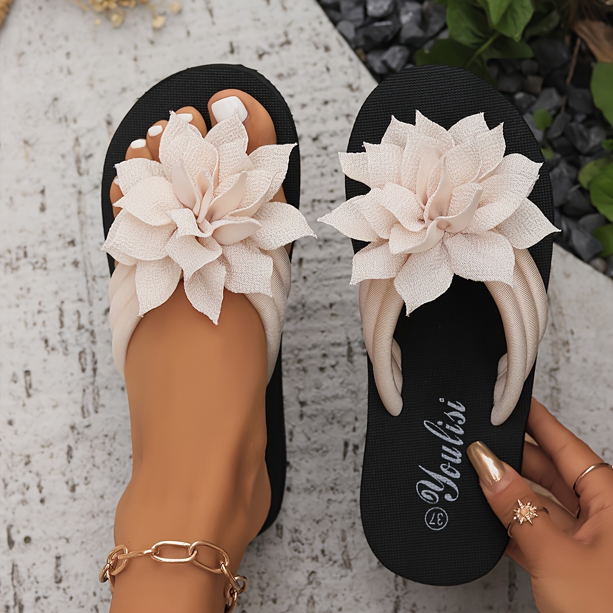 TEMU Women's New Thick-soled Outdoor Flip-flops Lightweight Solid Color Floral Beach Slides