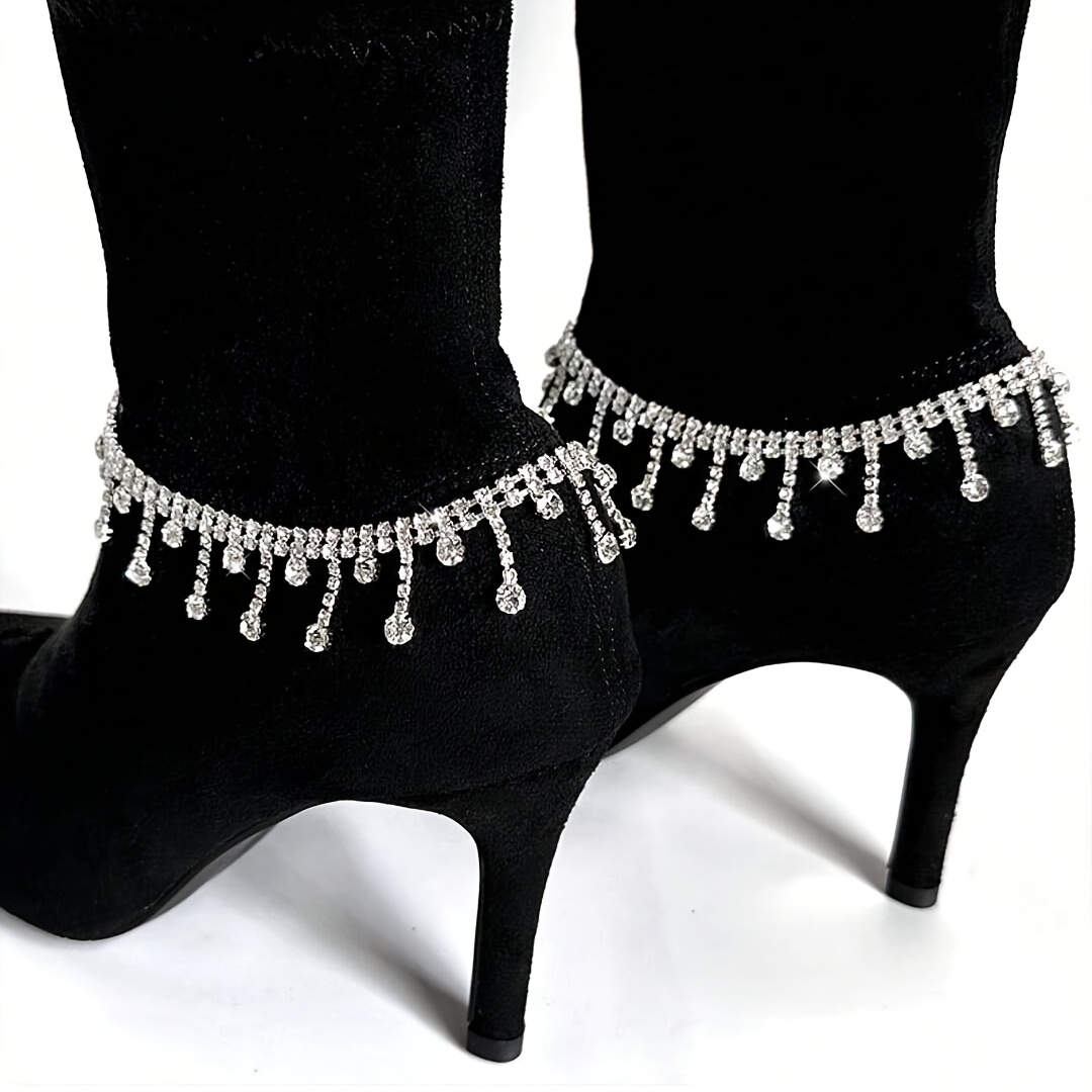 

A Single Pack Of Luxurious Chain, High Heel Accessories With A Of , Ultra- Diamond-studded Chain Shoe Decorations, And Shoe Embellishments.