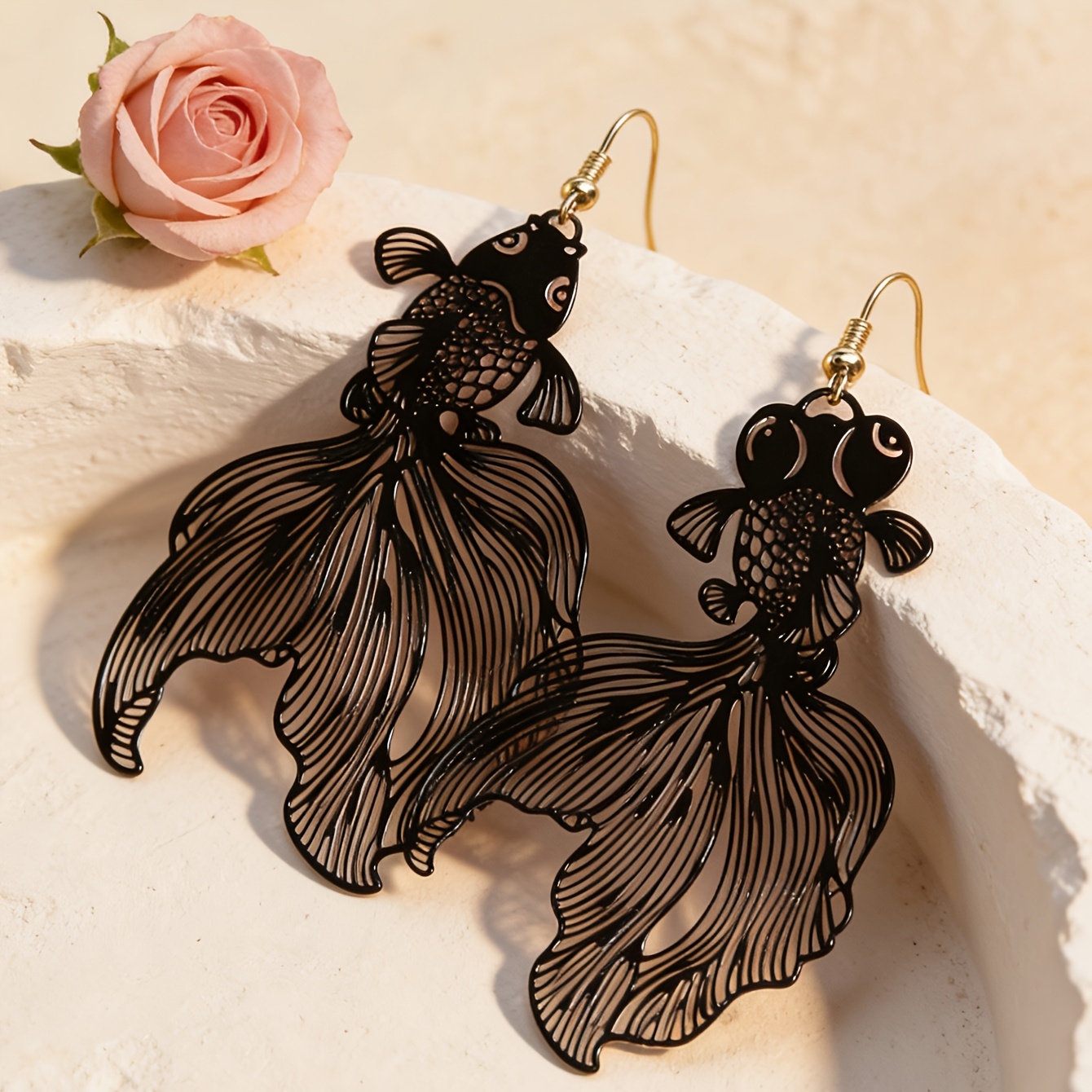 TEMU Une paire d'élégants boucles d'oreilles Koi creuses en métal de style chinois pour les fêtes, anniversaires, , bal de promo, banquet, fête de
