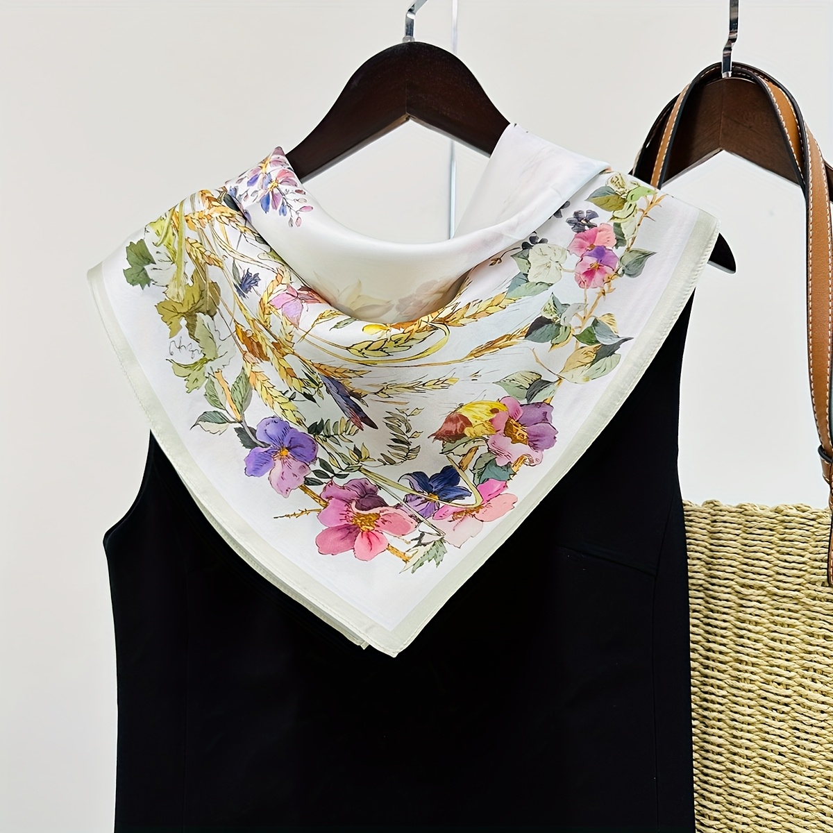 Women's Elegant Floral Print 100% Mulberry Silk Scarf - Soft Breathable Lightweight Non-Stretch Neck Wrap for Spring Summer Casual Outings, Versatile Fashion Accessory, Silk Scarf for Hair