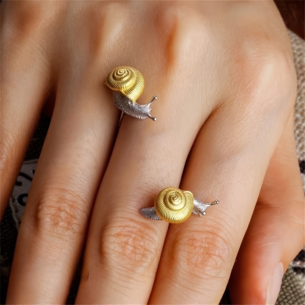 Image of 1 Pair Of Western Sense Snail Individual Temperament All-match Women's Stud Earrings, Suitable For Gifting, Vacation, Daily Wear
