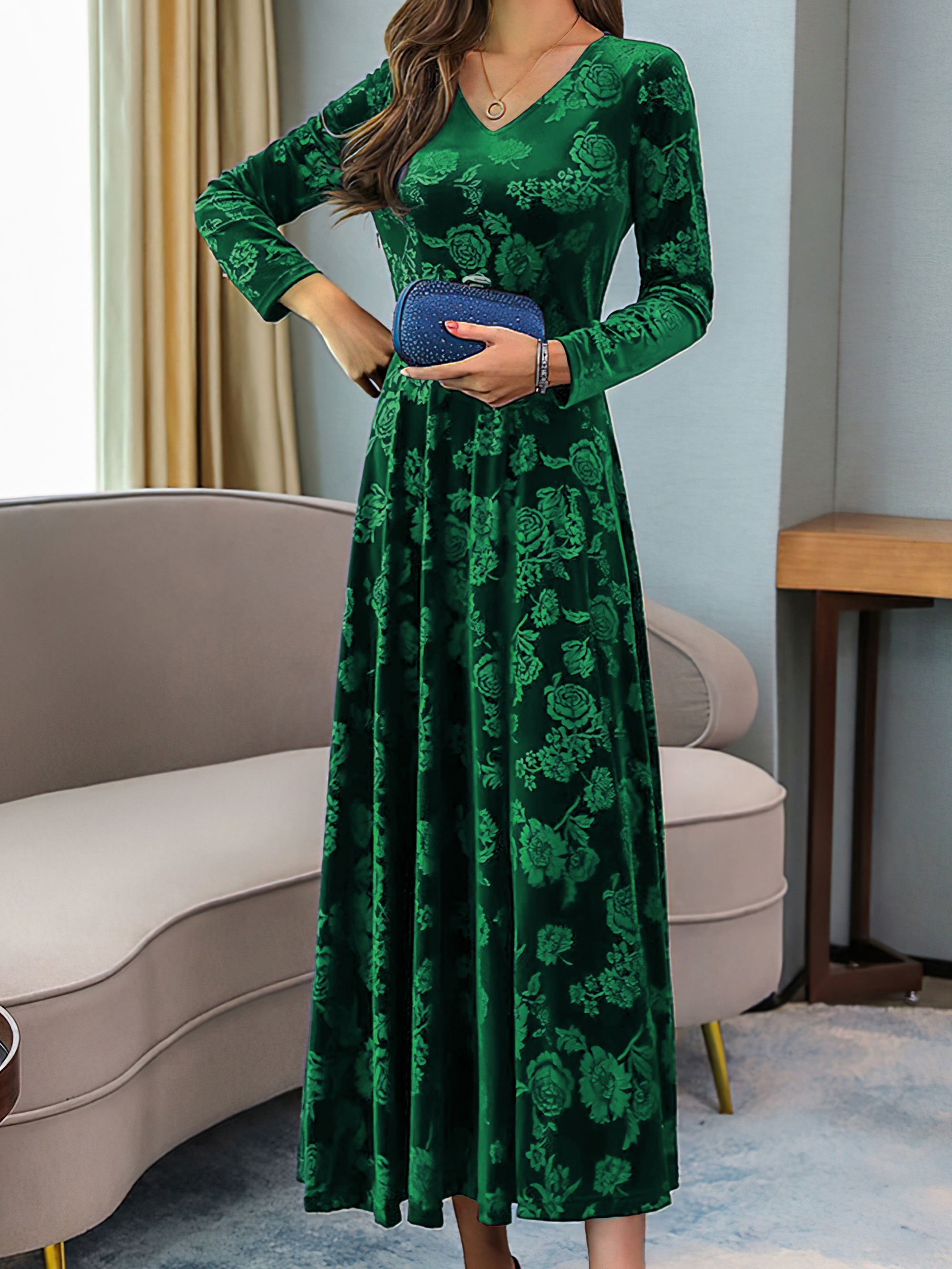 New Slimming Long Skirt with Large Hem for Women, Golden Velvet Long-Sleeved Dress