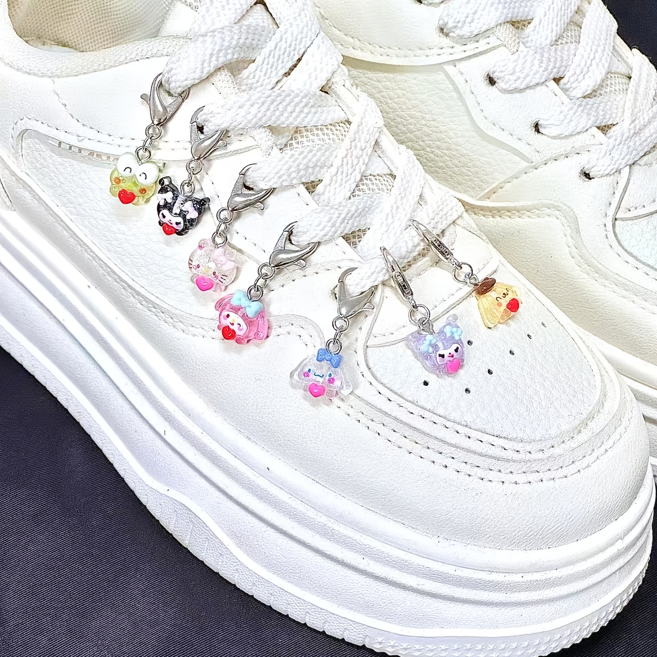 E-shop 7 Sanrio KT Katze Schuhanhänger Pompompurin My Melody Kuromi Schuhanhänger Sneaker Stiefel Anhänger Schnürsenkel Dekoration Party Verkleidung