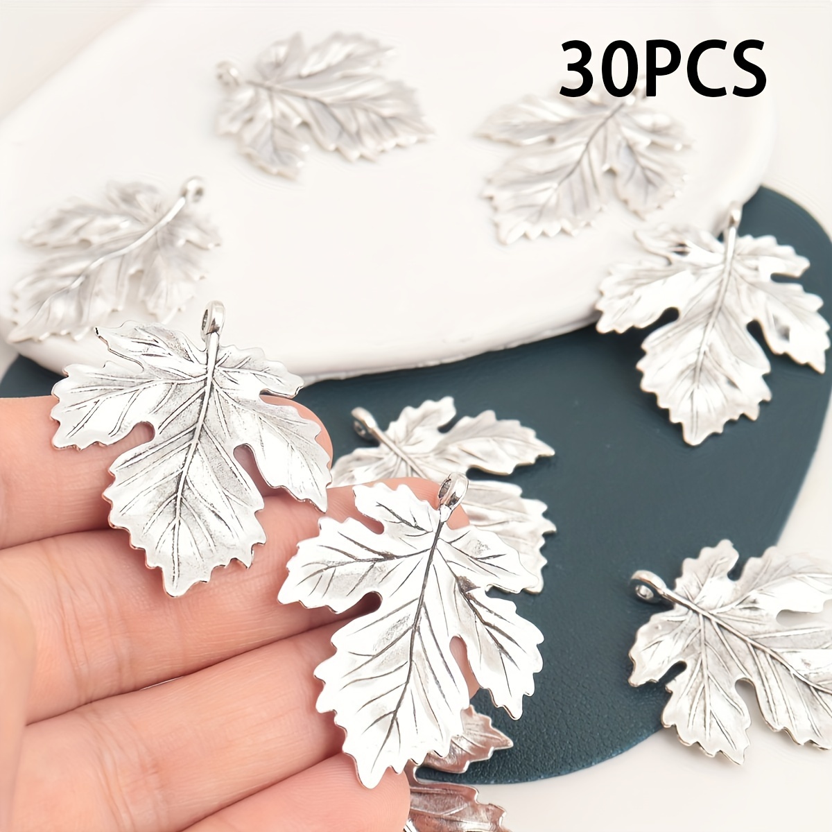 Set of 30 Maple Leaf Pendants Halloween Ornaments in Bronze