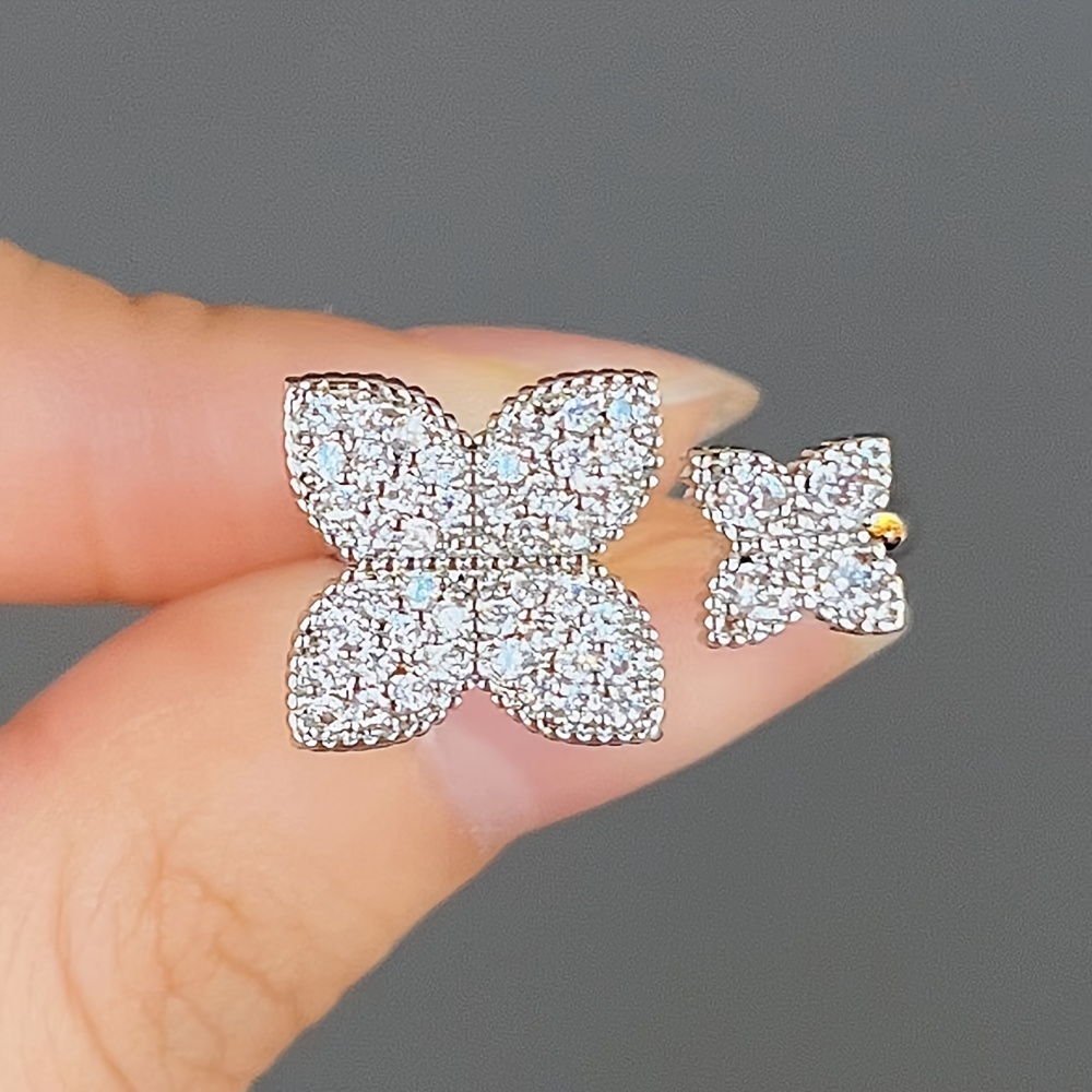 

Bague en cuivre au design en de fleur avec micro-incrusté, adaptée au port par les femmes