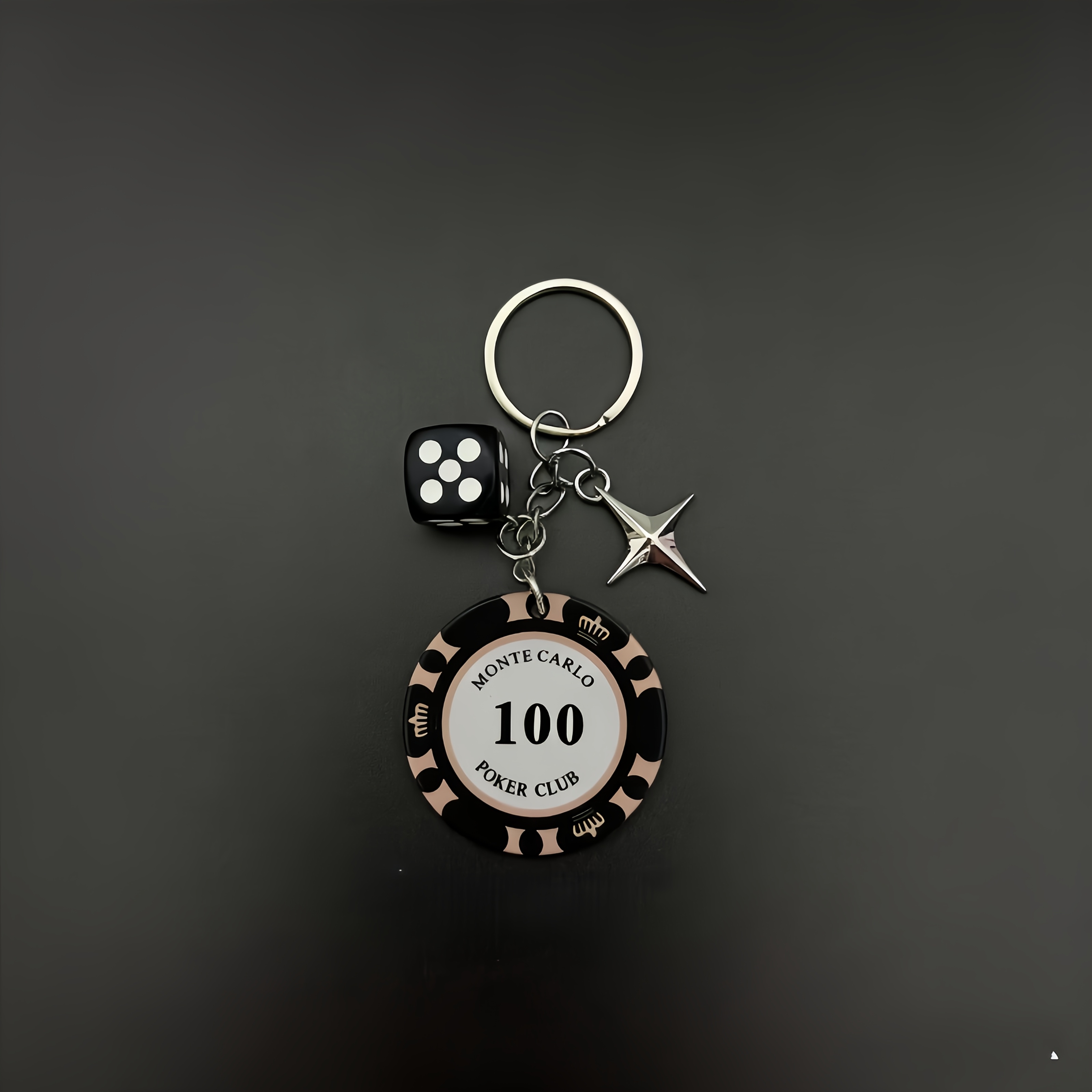 TEMU Porte-clés avec une combinaison de jetons et de dés, extrêmement , pouvant servir de pendentif pour clés de voiture, bouteille d'eau, sac, etc.