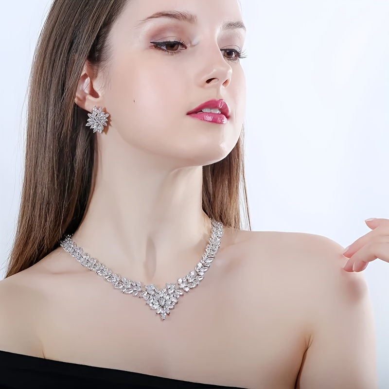 925 silver flower zirconia jewelry set including necklace and earrings fashionable and luxurious suitable for weddings and banquets gifts for mothers wives female friends with exquisite gift box Product details 7