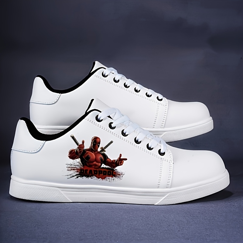 Stijlvolle, klassieke Marvel sportschoenen met patroon