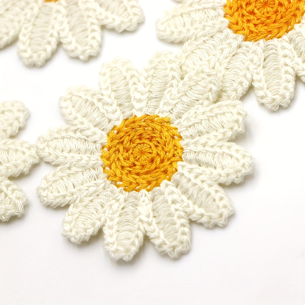 

10-piece White & Yellow Knitted Daisy Sunflower Patches, 1.57" Decorative Fabric Appliques For Diy Clothing And Accessories Floral Fabric Flower Appliques For Sewing