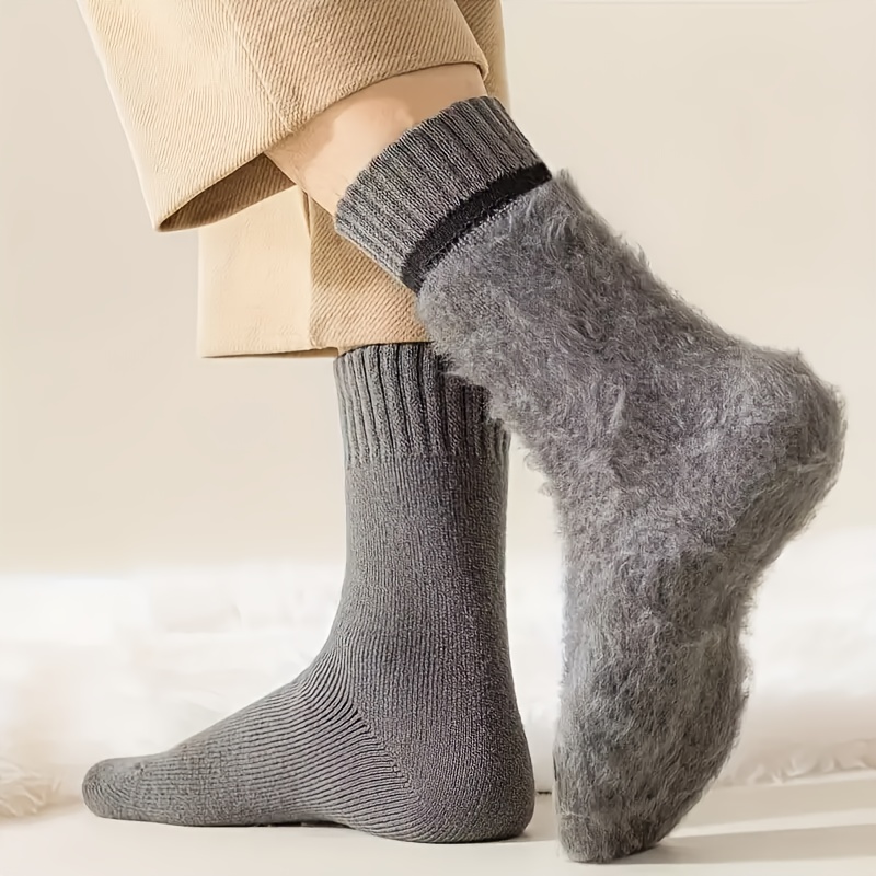 3/10 Pairs of Thick Winter Velvet Snow Socks for Men, Soft Plush Warm Boot Socks, Suitable for Outdoor Work And Leisure, a Gift for Husbands, Fathers, Or Boyfriends, Knitted Items in European Sizes (39-45) And US Sizes 9-11.