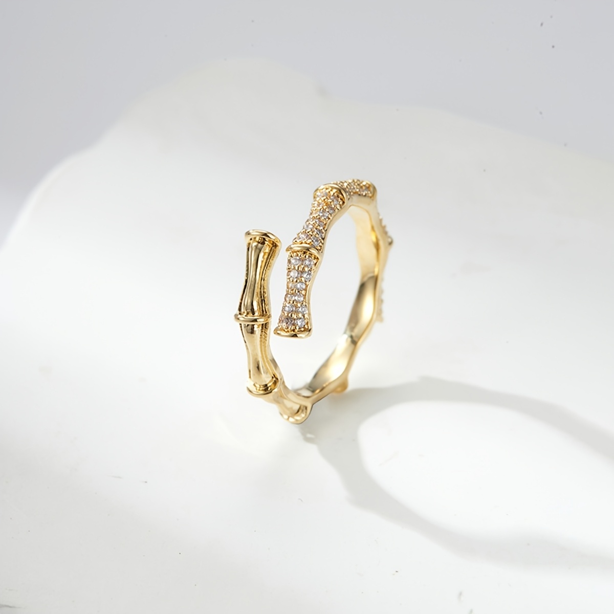 E-shop ., Europäische Amerikanische Mode – Kupferring mit synthetischem Zirkonia-Einsatz, exquisites Bambusknoten-Design, verstellbarer