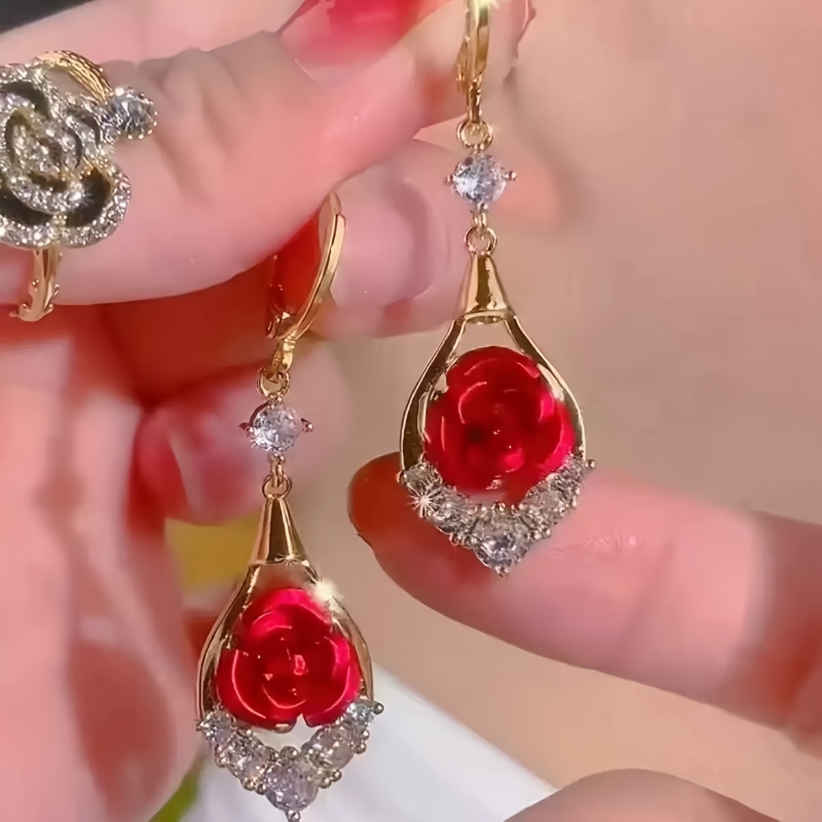 TEMU Un par de aretes de estilo bohemio para mujer con colgante - Colgantes largos florales rojos, adecuados para uso diario y para regalar, elegante