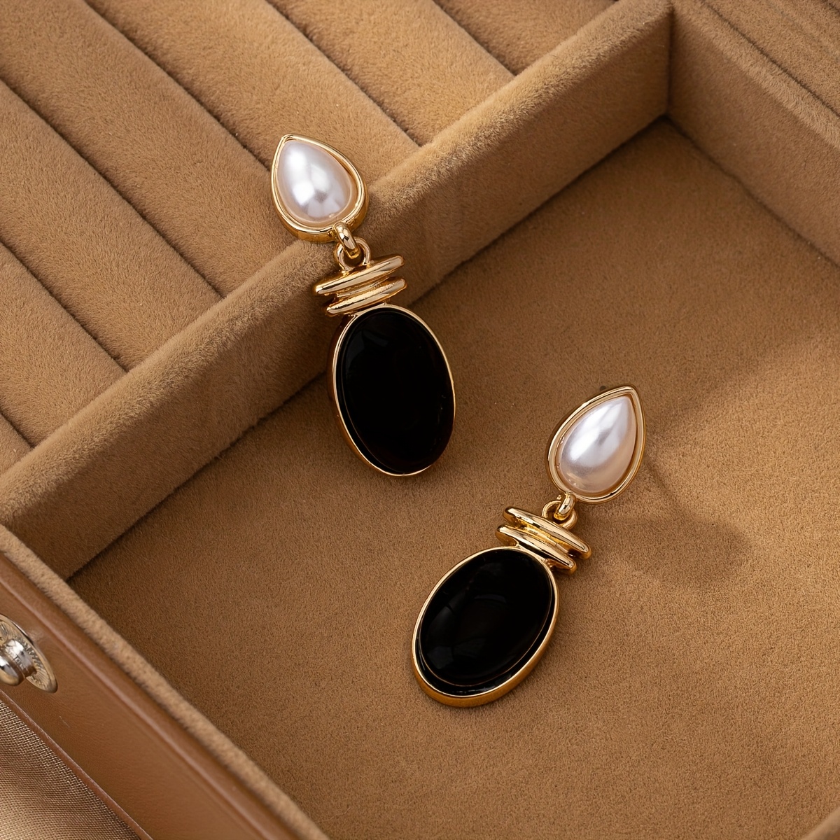 TEMU New Fashionable Teardrop Black Pendant Stud Earrings, Versatile Stud Earrings