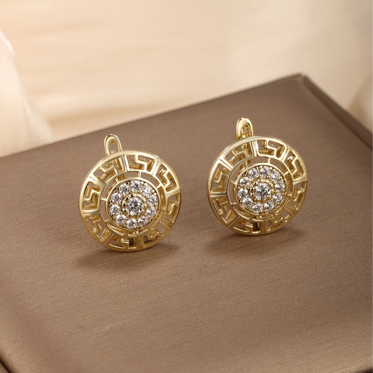 TEMU 1 Pair Fashionable Elegant Retro Round Synthetic Synthetic Zircon Stud Earrings, Suitable For Festivals And Banquets