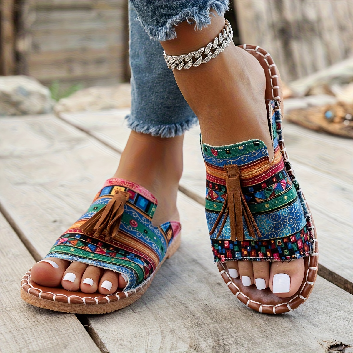 vibrant ethnic pattern womens fringe sandals lightweight  display picture 1