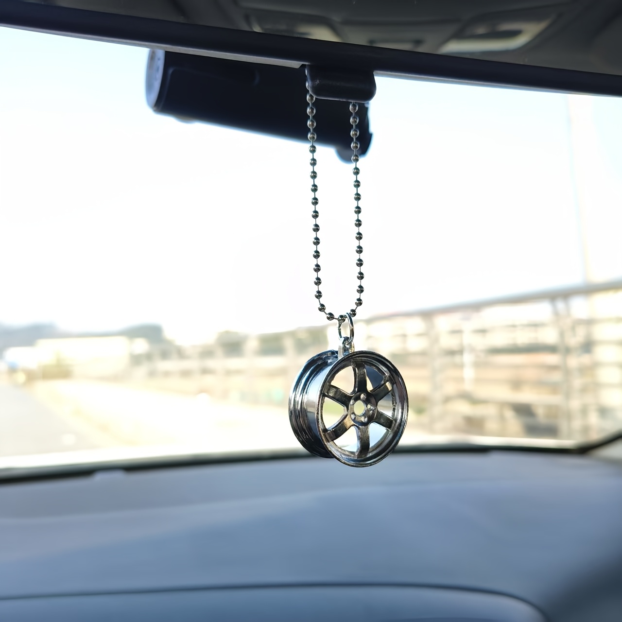TEMU Ornement de Moyeu de Roue de Voiture | Pendentif pour Rétroviseur + Charme de Sac à Dos + Décoration de Bureau | Style Métal Cool avec Design