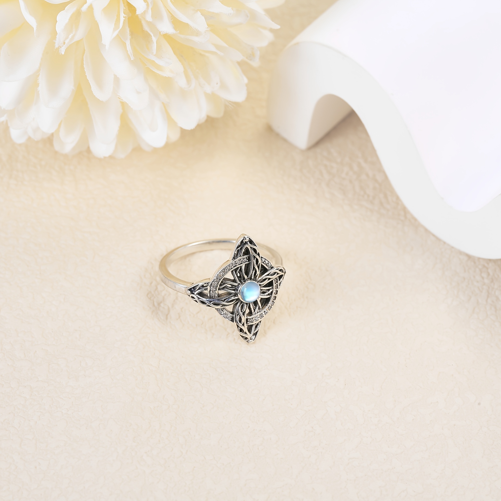 Witch's Knot Ring in 925 Sterling Silver with Moonstone