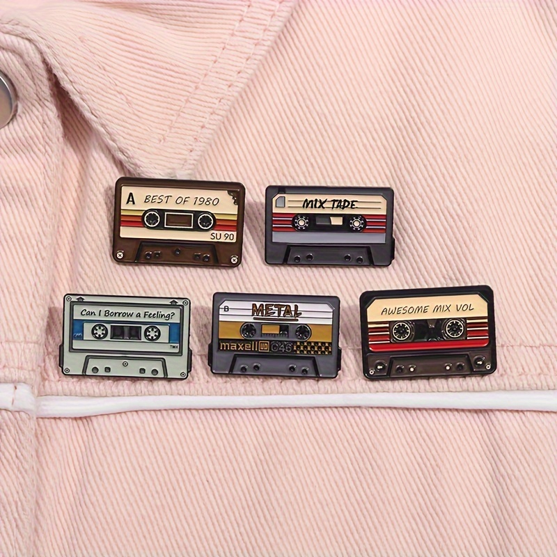 

Broches vintage en de cassette de musique : Badges de chansons de cassettes de dessins animés pour sacs à dos, vêtements et cadeaux