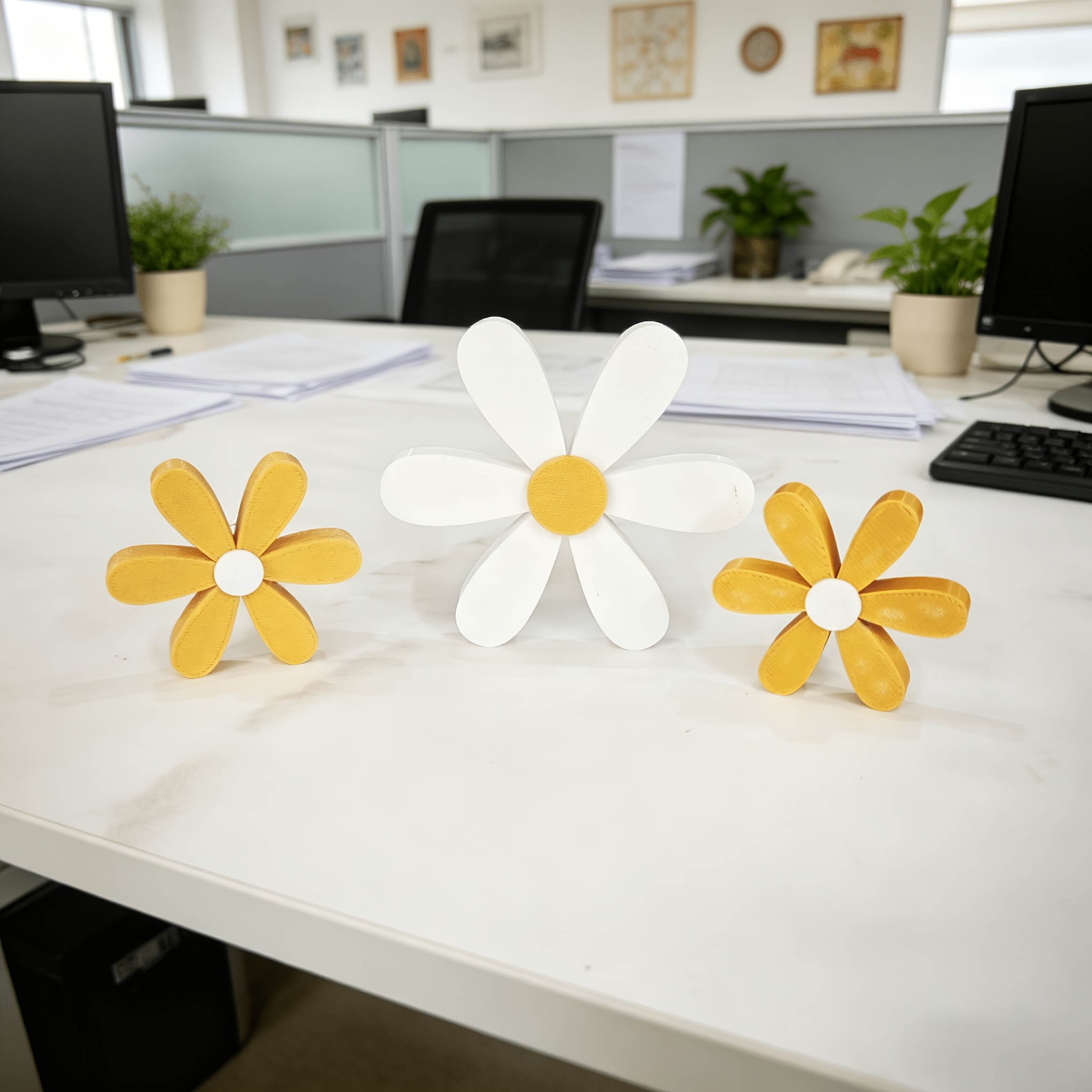 E-shop 3er-Set Gartendeko im Landhausstil mit 3D-gedruckten Gänseblümchen-Ornamenten, kreative gelb-weiße Blumendekorationen, niedliche