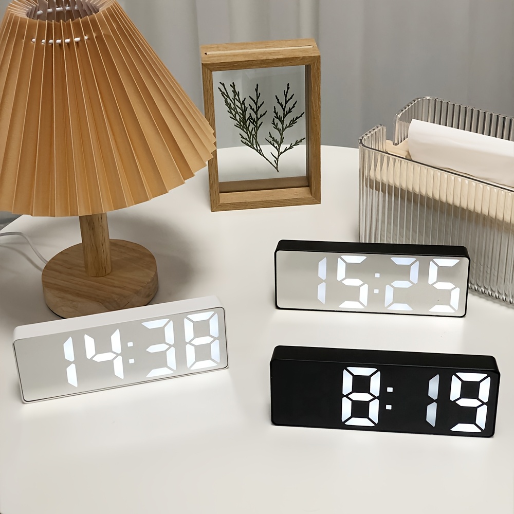 1pc LED mirror bedside alarm clock 12/24 hours battery plug-in/two power supply methodsHome decoration artwork can be put in the bedroom study can be used as Christmas Thanksgiving Mother's Day gift.