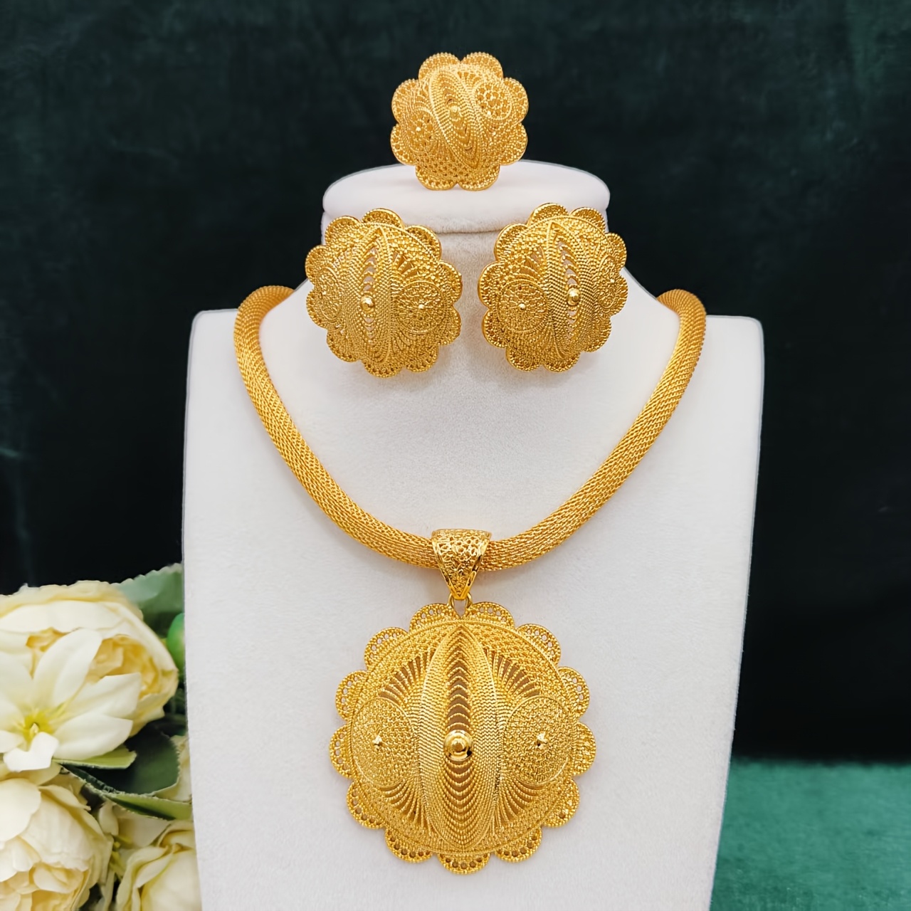 TEMU A Set Of Stylish Women's Golden Round Pendant Jewelry, Suitable For Ethiopia, Saudi Arabia, India, Africa, Europe, America, East, Dubai, For