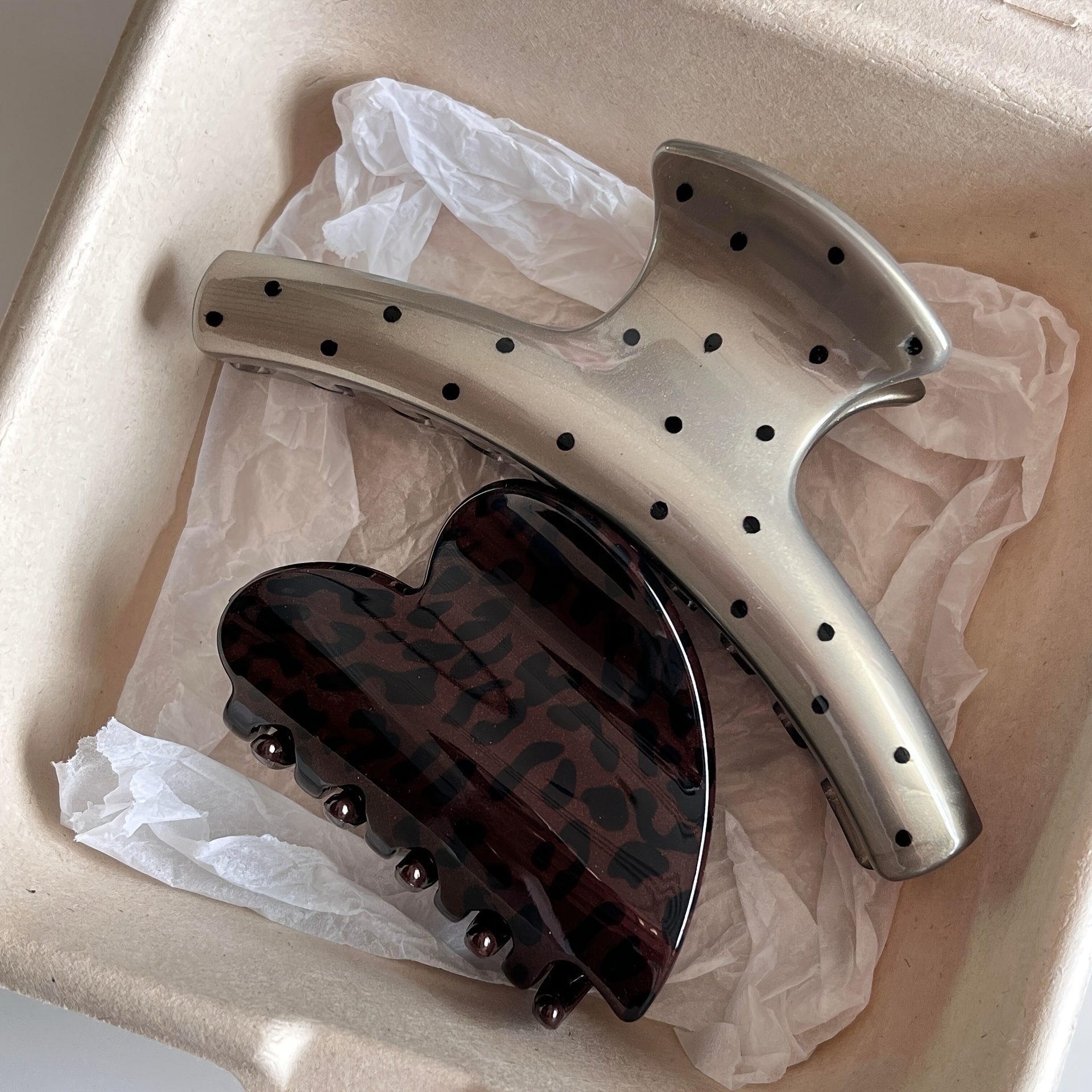 TEMU 2pcs Vintage Polka Dot Leopard Print Hair Claw Clip Set, With A Glossy Finish. The Simple Yet Elegant Suitable For Daily Commutes And Home , A