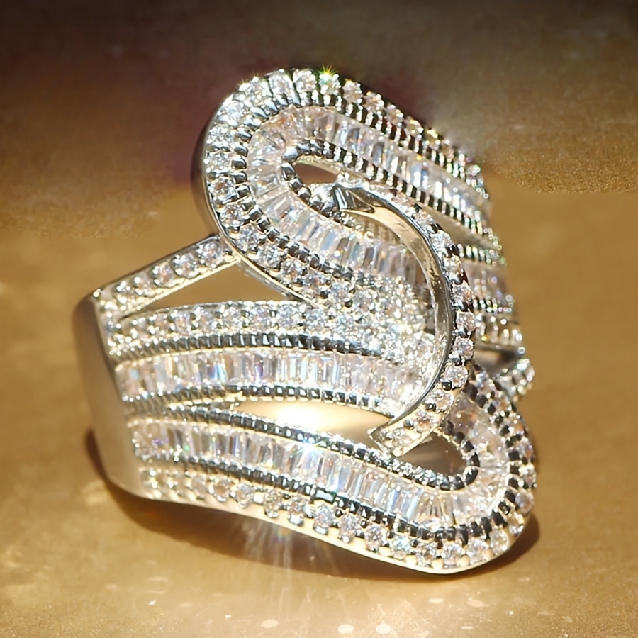 Women's Elegant Temperament Pave Sparkling Synthetic Zirconia Ring