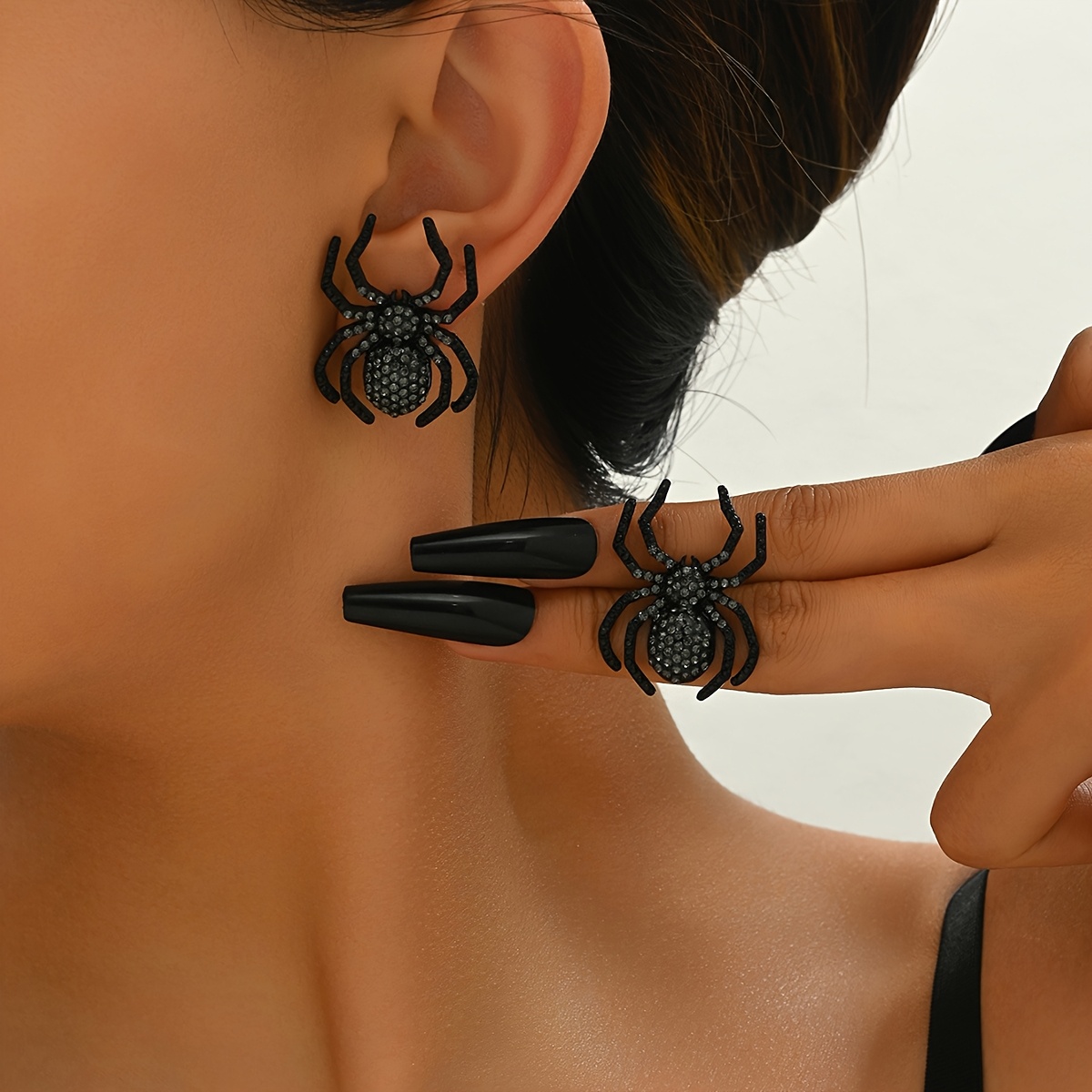 Image of 1 Pair Of Vintage Gothic Style Halloween-themed Creative Spider-inspired Earrings For Women's Holiday Parties And Gatherings