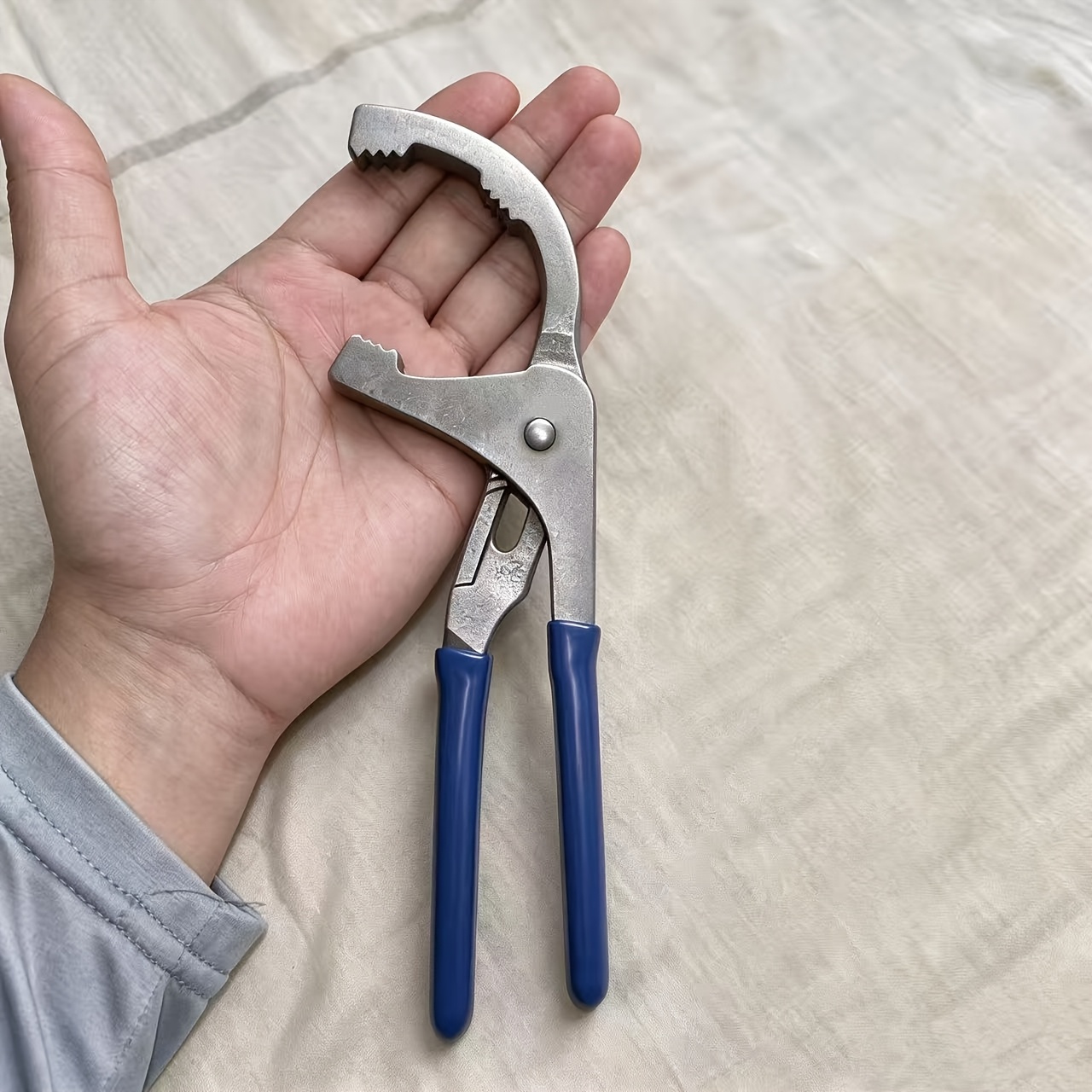 TEMU Adjustable Oil Filter Wrench Pliers, Durable Steel Construction, Industrial-grade Manual Tool, Easy Filter Removal, Adjustable Length, Suitable