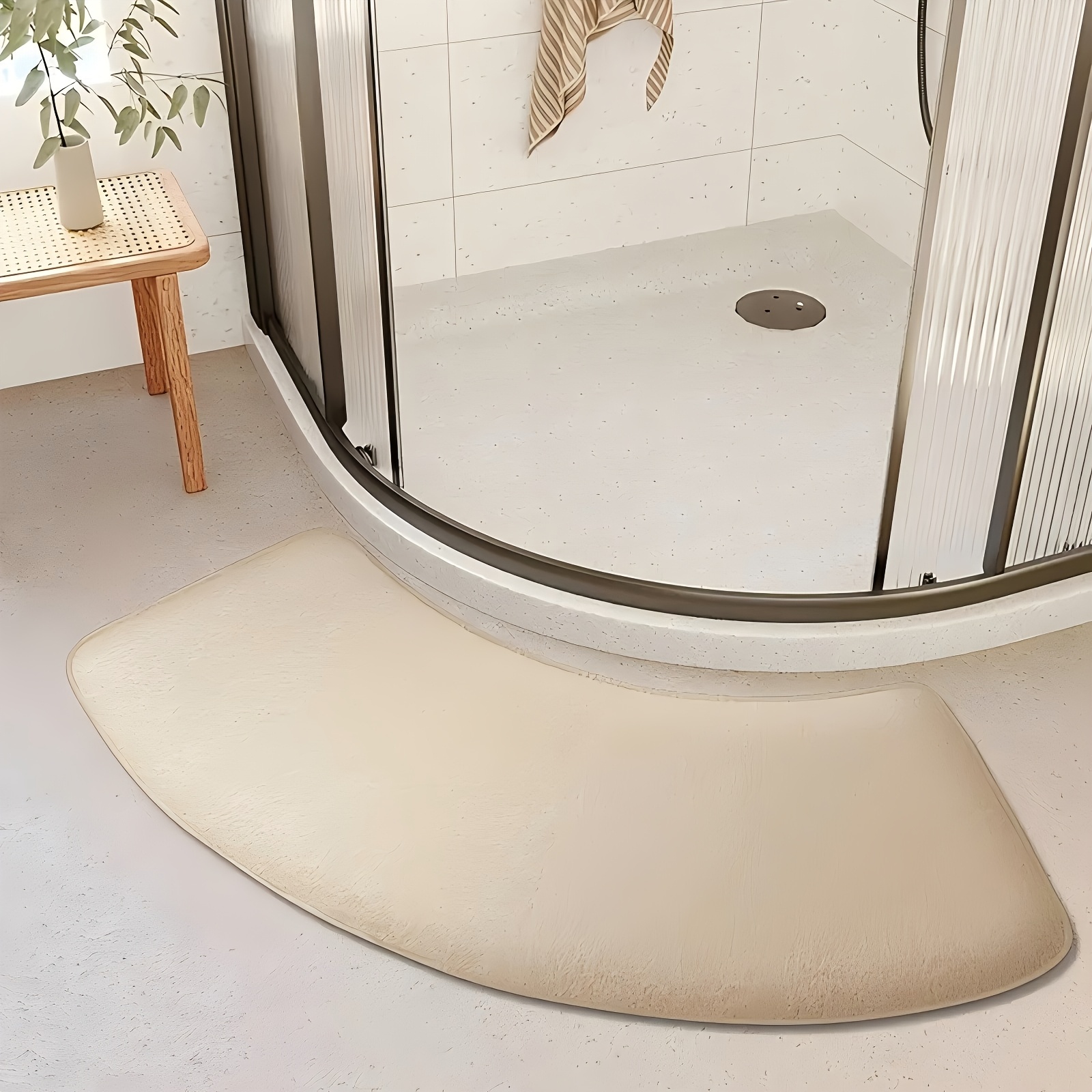Semi-circular Solid Color Shower Mat, Non-slip Bathroom Floor Rug, Flannel Absorbent Foot Pad, Machine Made Rug With Pvc Backing, Lightweight Low Pile Weave, With Hand Wash Only