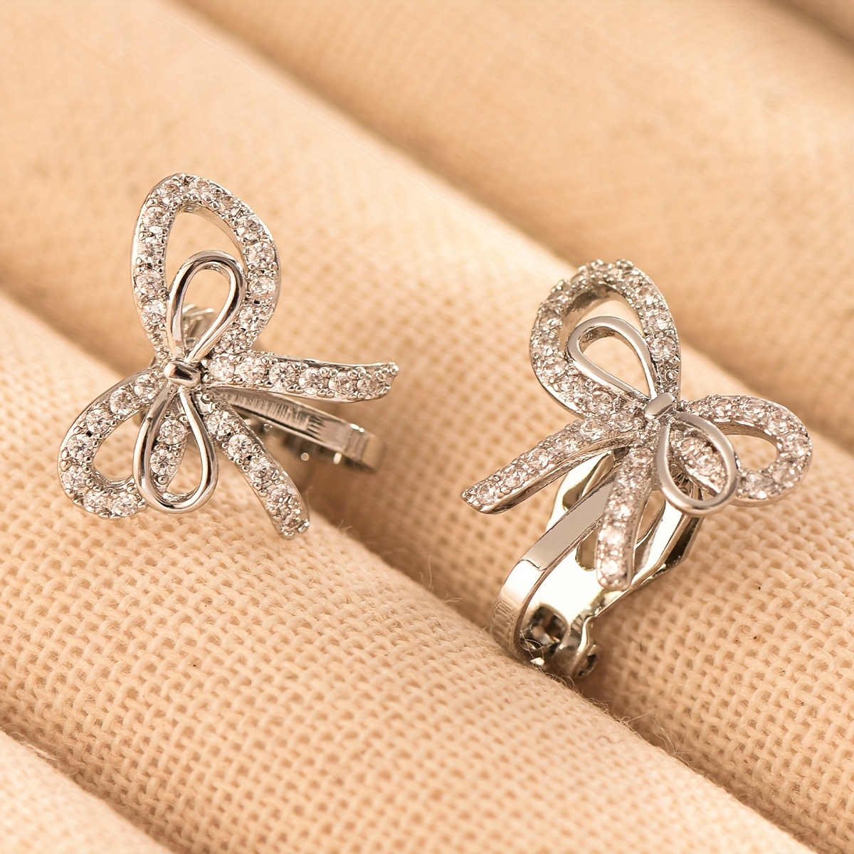 TEMU 1 Pair Sweet Bow-shaped Synthetic Zirconia Clip-on Earrings For Women - Trendy & Elegant Non-piercing Ear Cuffs, Luxury Minimalist Jewelry For