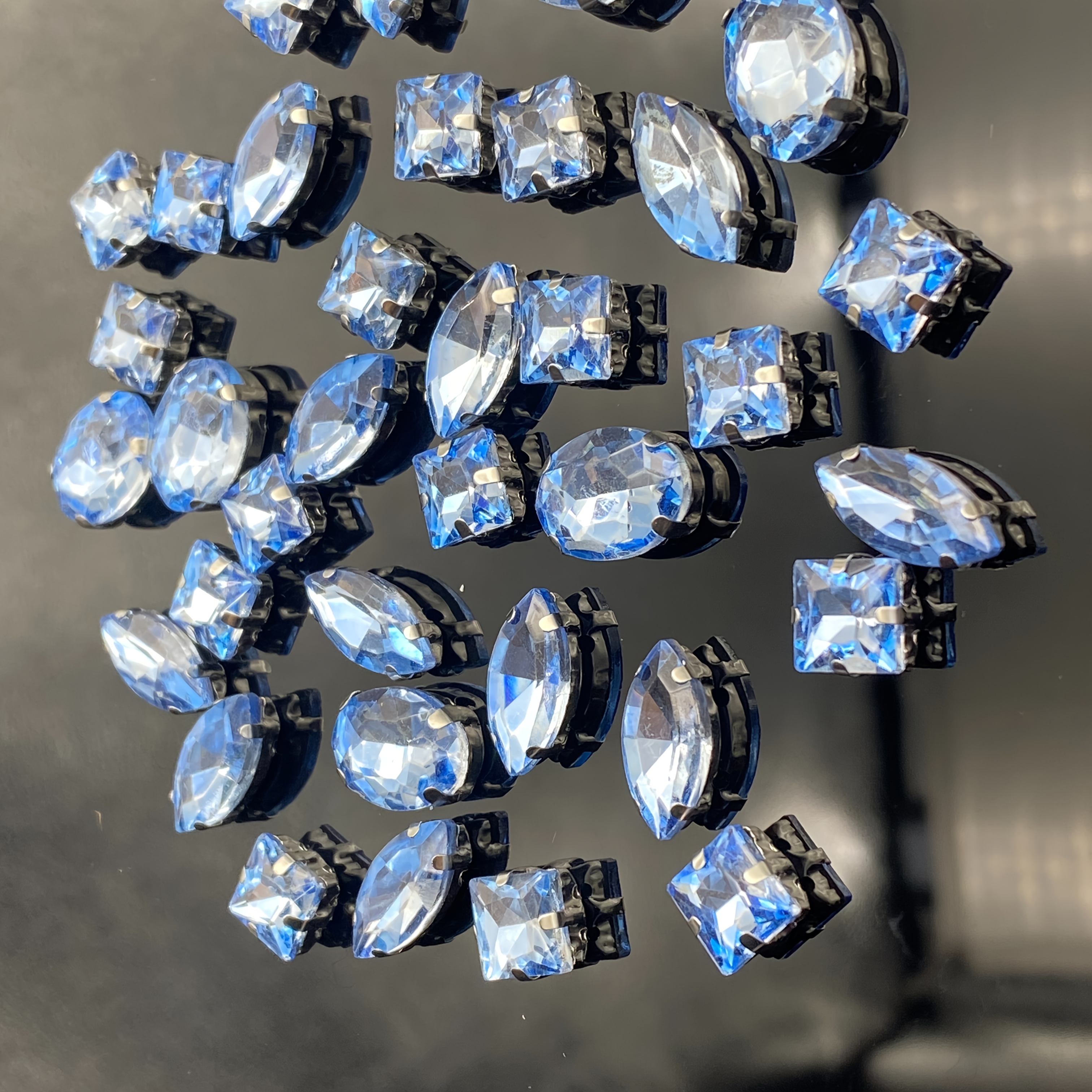 A Pack Of 40 Blue Rhinestone Hand-sewn Diamonds, Handmade Clothing, Shoes, Hats, Bag Packaging Decoration Rhinestones