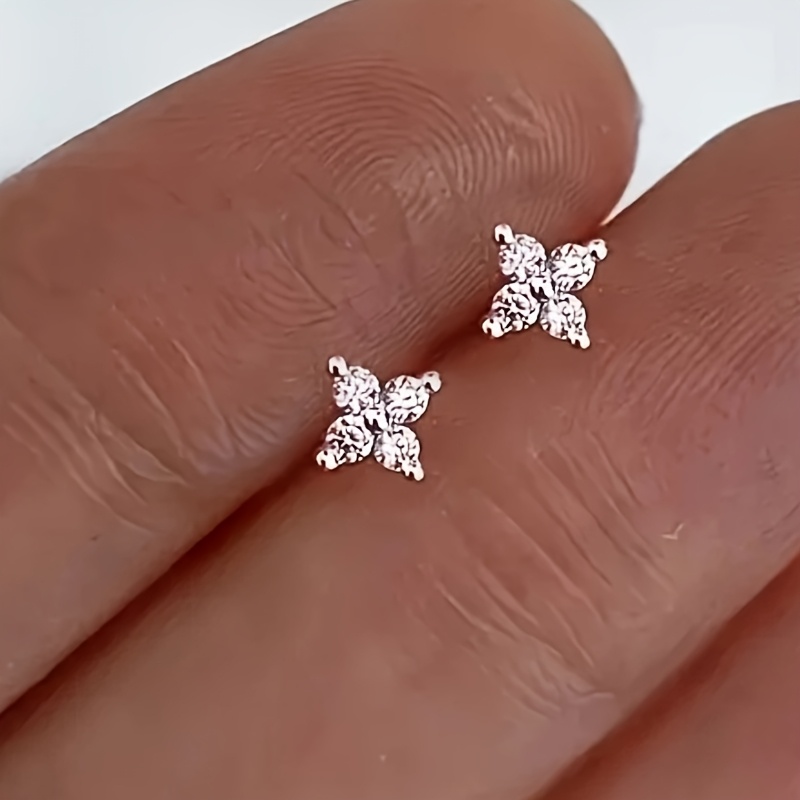 TEMU Eleganti orecchini a perno con fiori di sintetico intarsiato, facili da indossare, per , feste, regali , vacanze e uso da donna